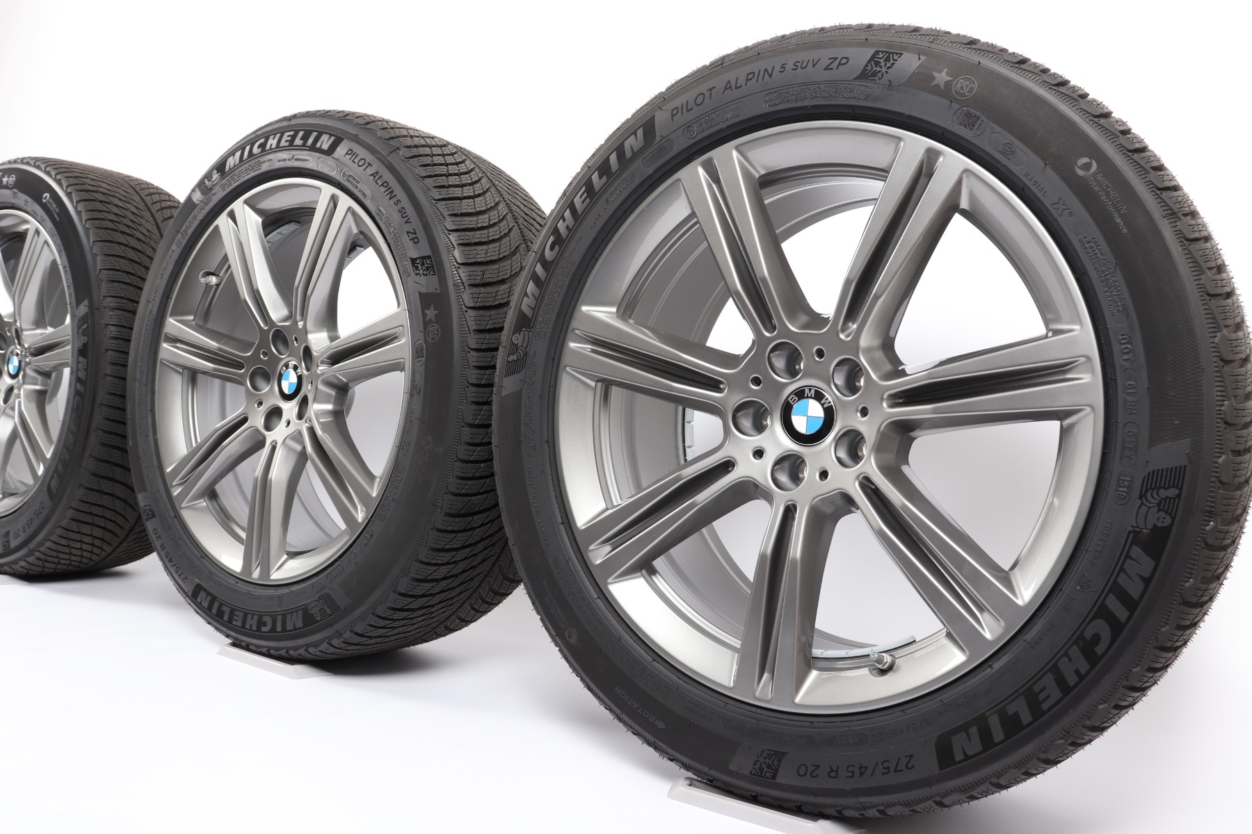 BMW Winterkompletträder X5 G05 X6 G06 20 Zoll Styling 736 Sternspeiche Michelin Pilot Alpin 5 SUV