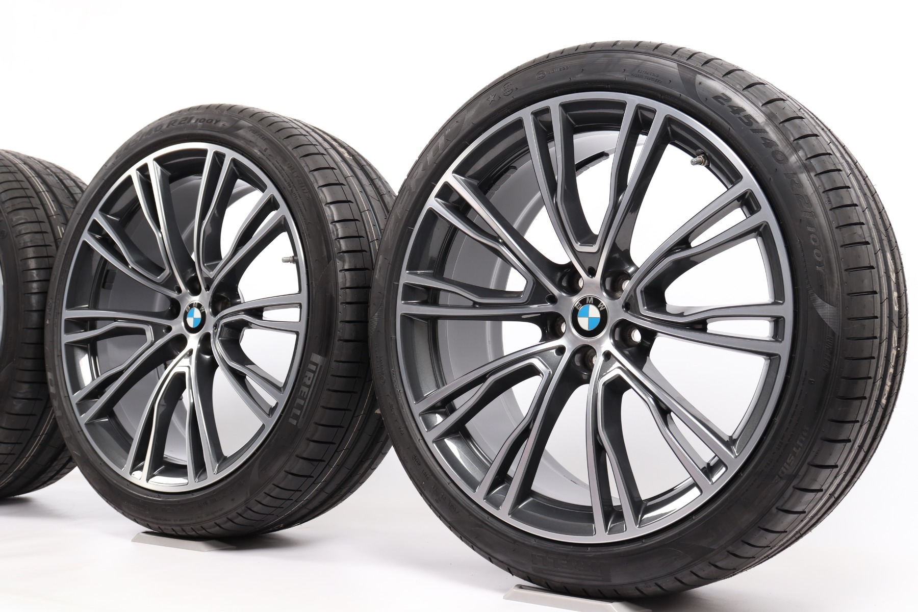 BMW Sommerkompletträder X3 G01 X4 G02 21 Zoll Styling 726 V-Speiche Pirelli P Zero