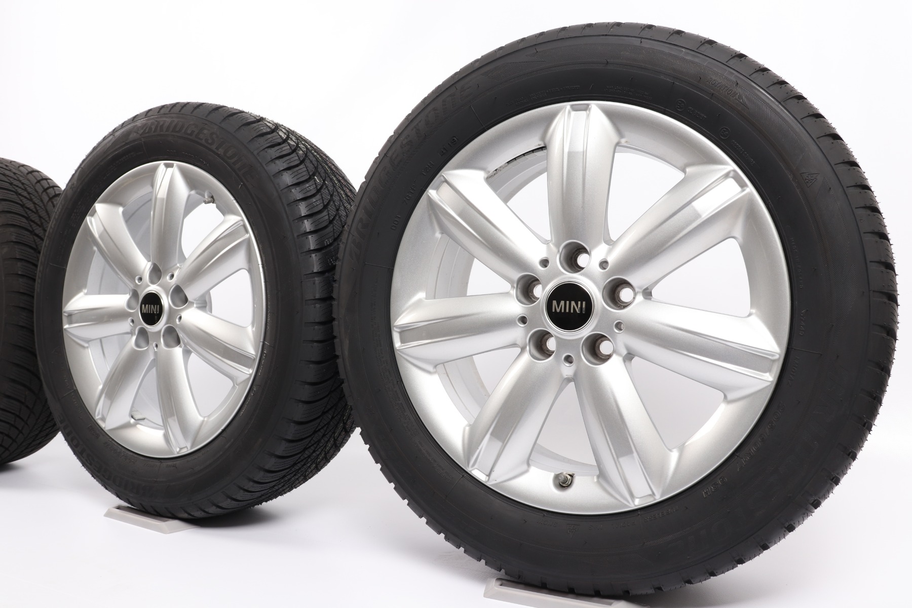 MINI Winterkompletträder F60 Countryman 17 Zoll Styling Star Spoke 539 Bridgestone Blizzak LM001