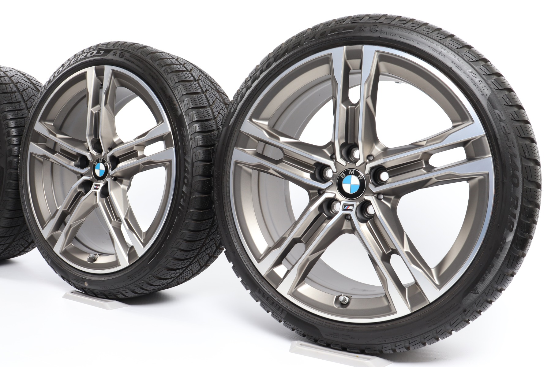 BMW Winterkompletträder 1er F40 2er F44 18 Zoll Styling 556 M Doppelspeiche Pirelli Winter Sottozero 3