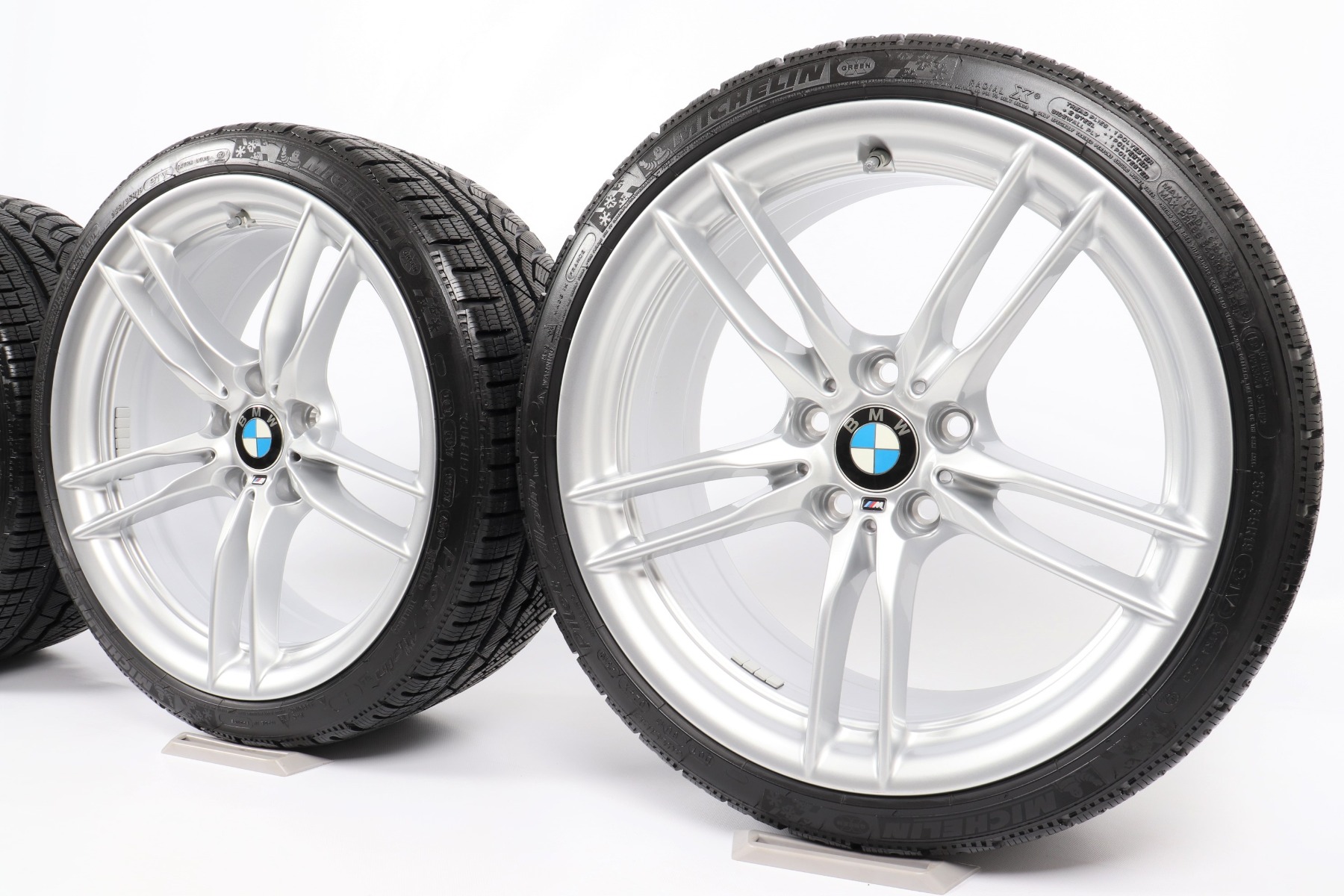 BMW Winterkompletträder M2 F87 19 Zoll Styling 641 M Doppelspeiche Goodyear Ultragrip Performance 3