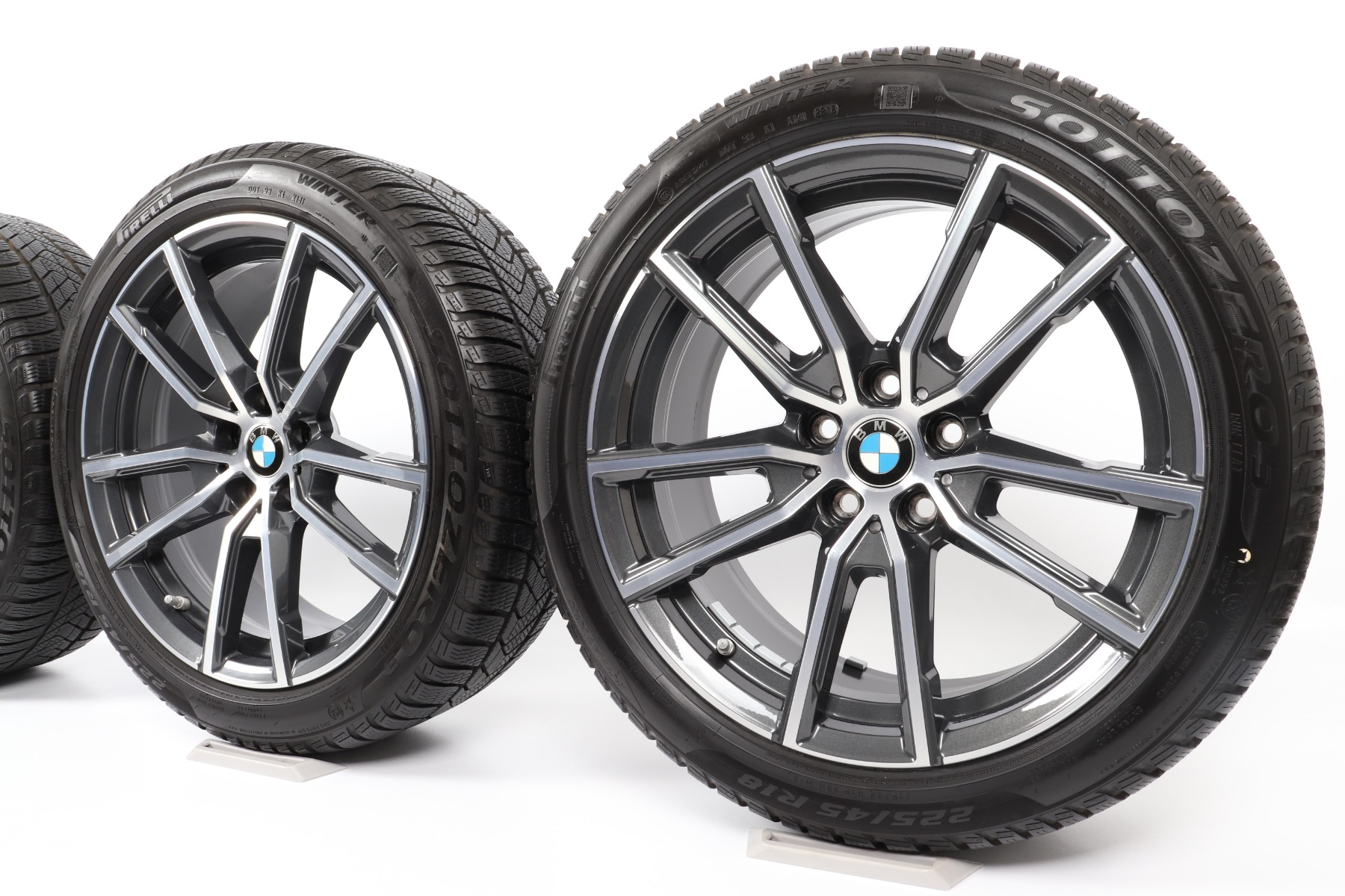 BMW Winterkompletträder 3er G20 G21 2er G42 4er G22 G23 18 Zoll Styling 780 V-Speiche Pirelli Winter Sottozero 3