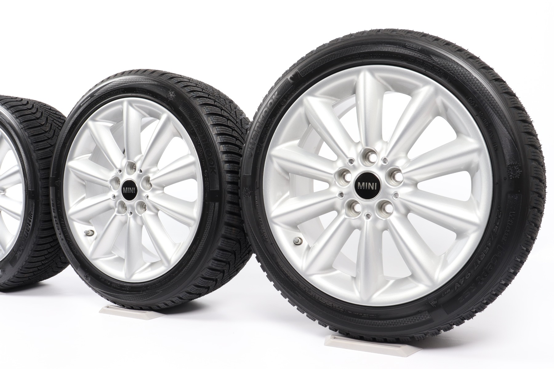 MINI Winterkompletträder F54 Clubman 17 Zoll Styling Vent Spoke 518 Goodyear UltraGrip Performance 3