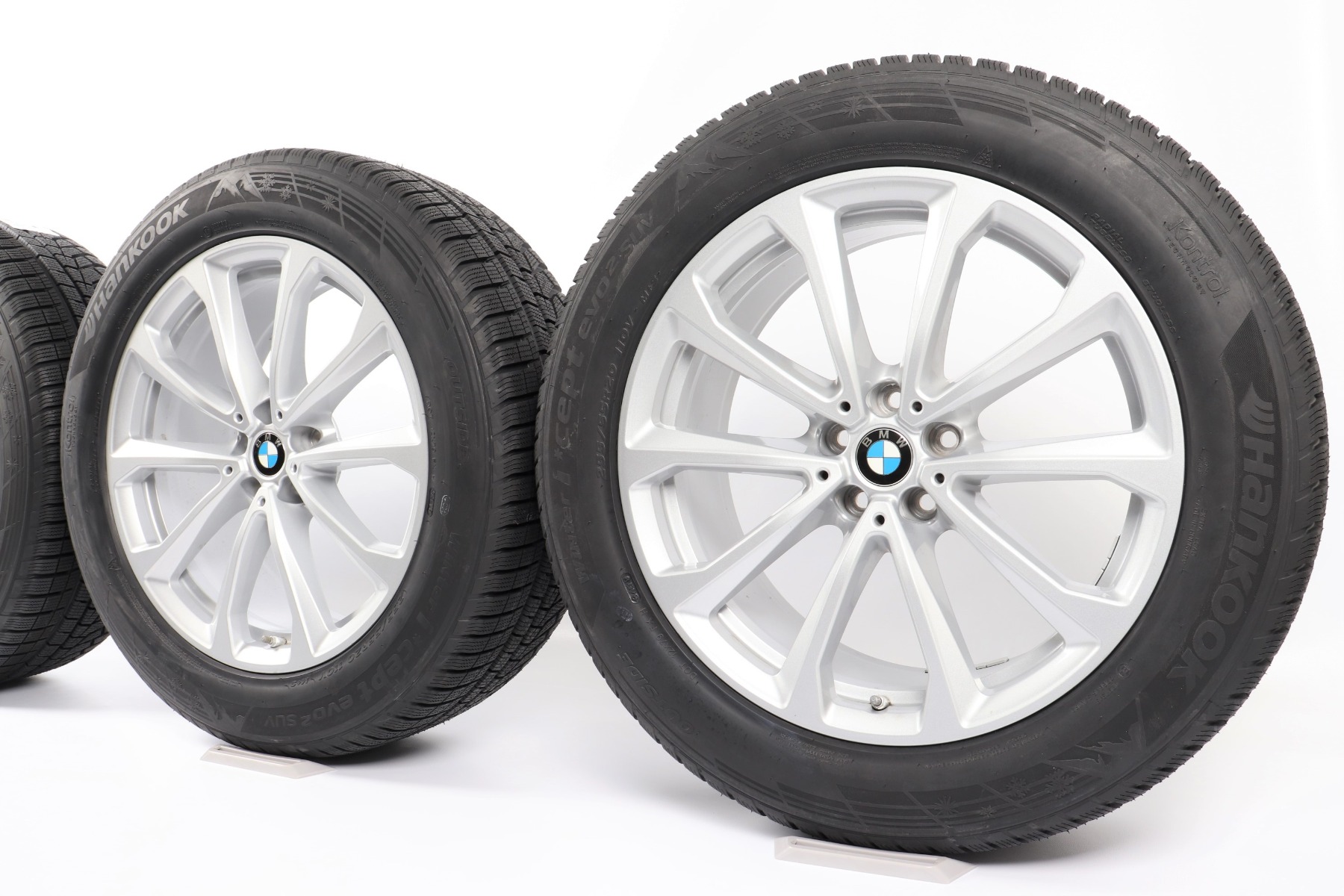 BMW Winterkompletträder X7 G07 20 Zoll Styling 750 V-Speiche Hankook Winter i*cept evo3
