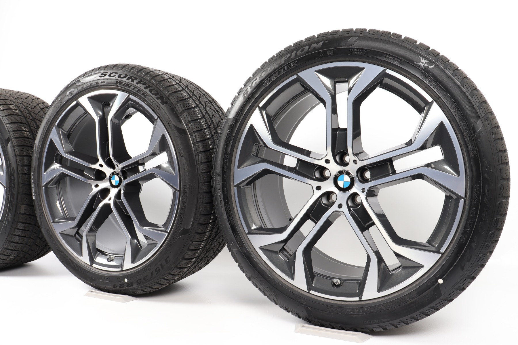 BMW Winterkompletträder X5 G05 X6 G06 21 Zoll Styling 744 Y-Speiche Pirelli Scorpion Winter