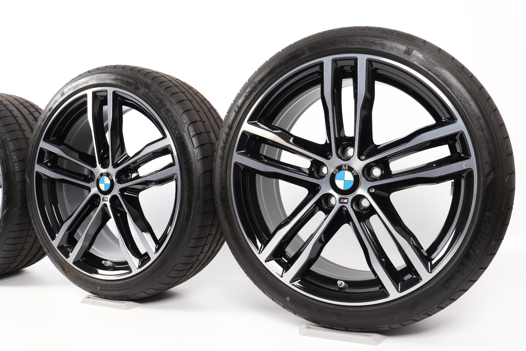 BMW Winterkompletträder 3er F30 F31 4er F32 F33 F36 19 Zoll Styling 704 M Doppelspeiche Hankook Winter i*cept evo3
