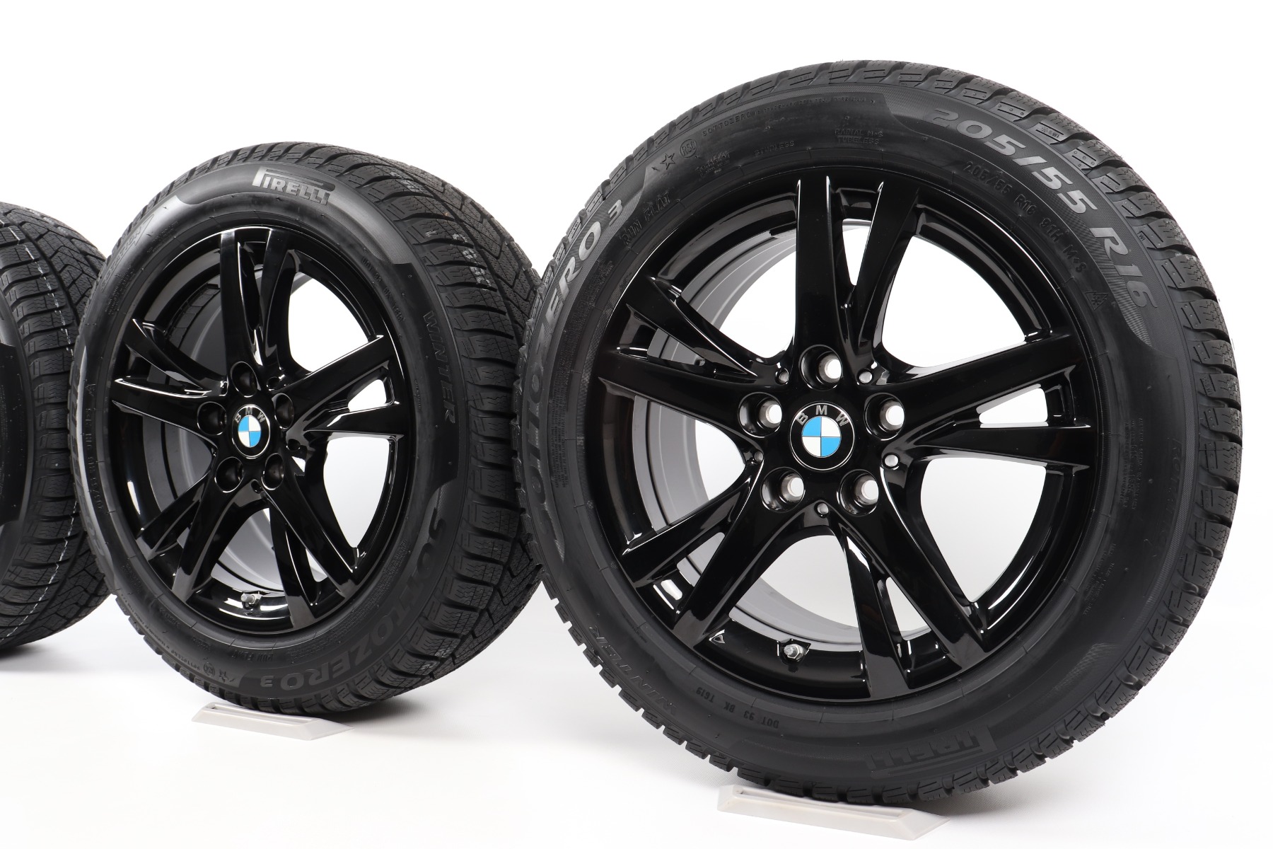 BMW Winterkompletträder 1er F40 2er F44 16 Zoll Styling 473 Doppelspeiche Pirelli Sottozero 3