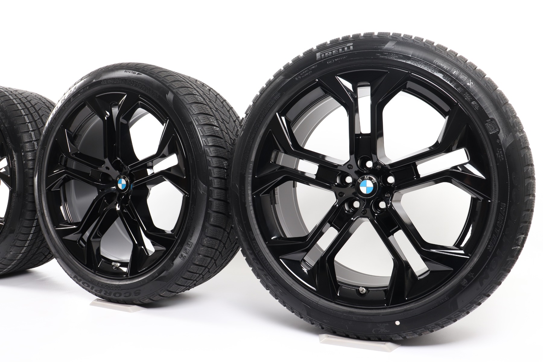 BMW Winterkompletträder X5 G05 X6 G06 21 Zoll Styling 744 Y-Speiche Pirelli Scorpion Winter