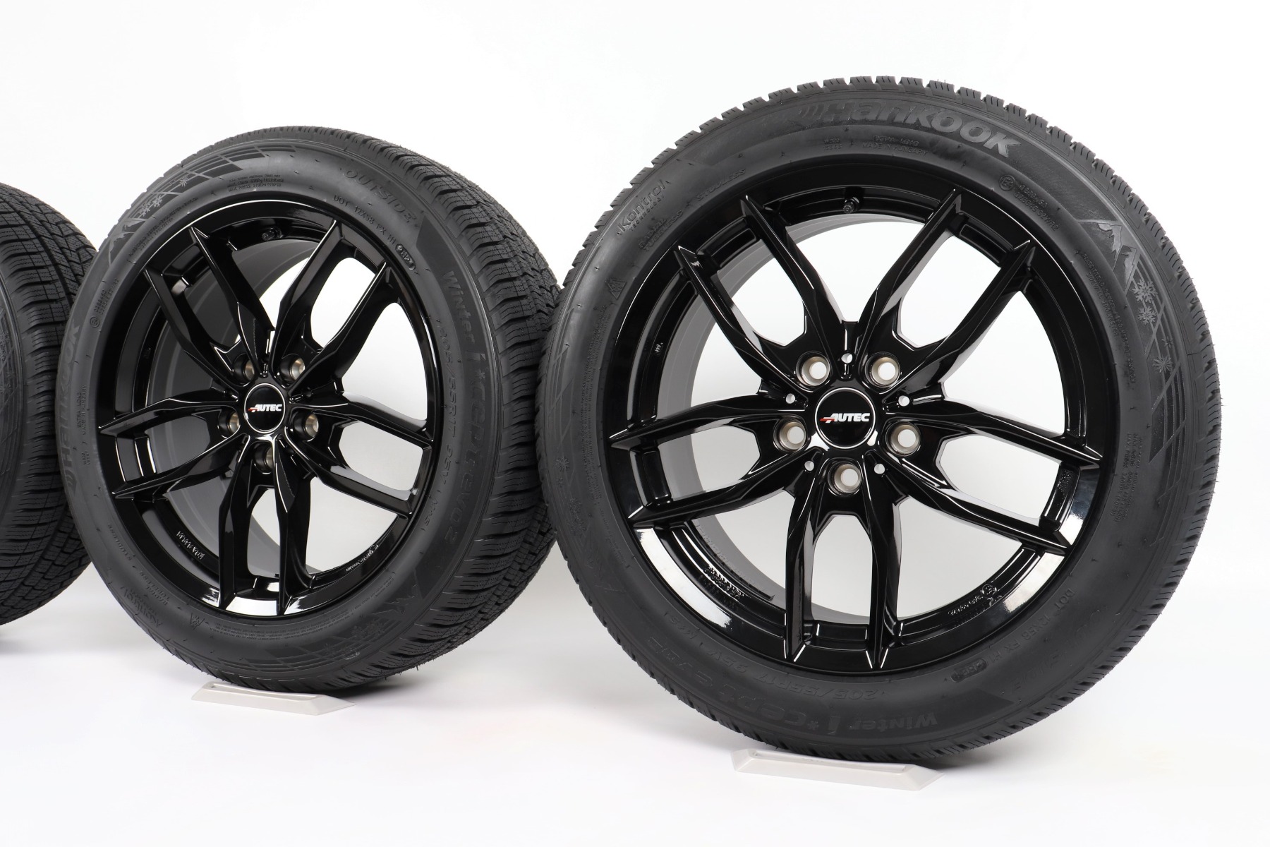AUTEC Winterkompletträder für BMW 1er F70 17 Zoll Styling Bavaris Doppelspeiche Continental WinterContact TS 870 P XL Evc