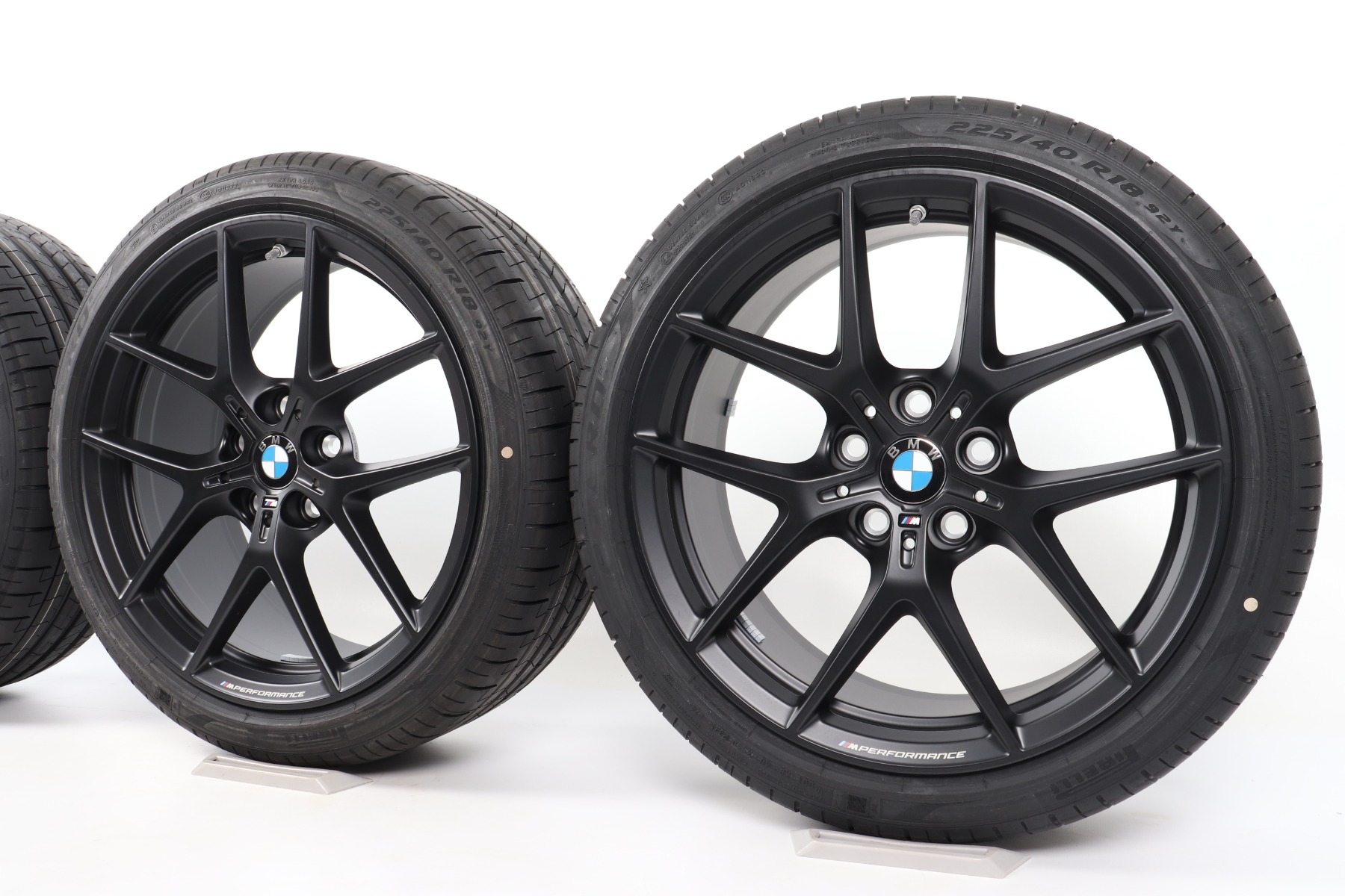 BMW Sommerkompletträder 1er F40 2er F44 18 Zoll Styling 554 M Y-Speiche Goodyear Eagle F1 Asymmetric 3