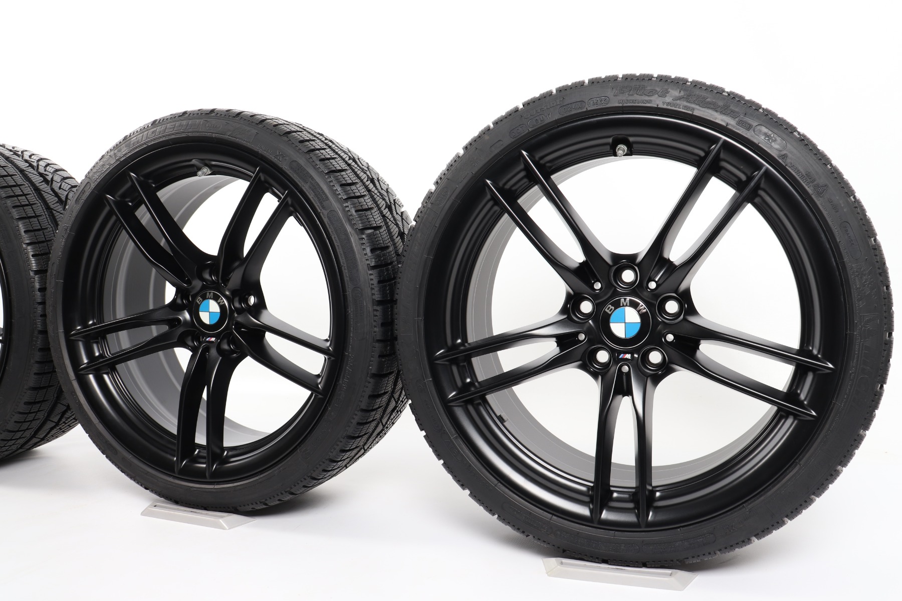 BMW Winterkompletträder M2 F87 19 Zoll Styling 641 M Doppelspeiche Goodyear Ultragrip Performance 3