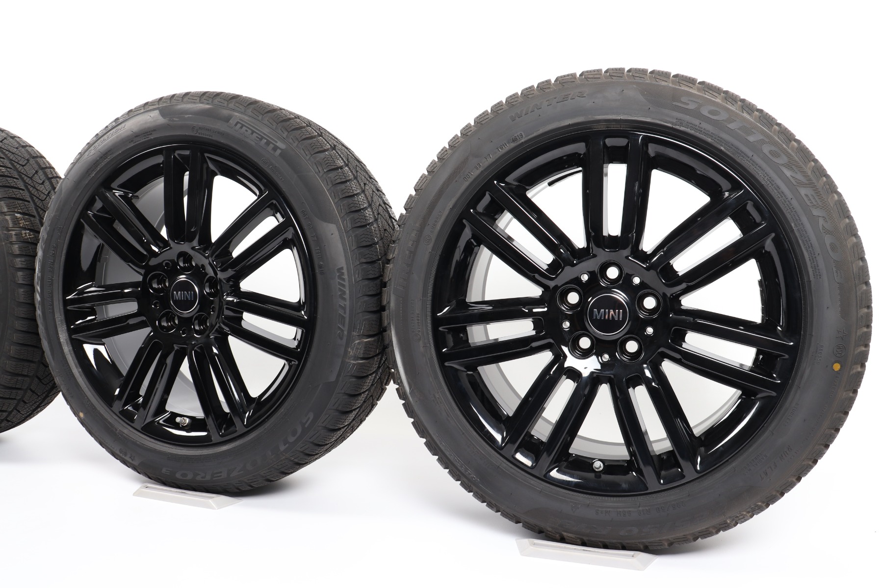 MINI Winterkompletträder F60 Countryman 18 Zoll Styling Pair Spoke 532 Pirelli Winter Sottozero 3