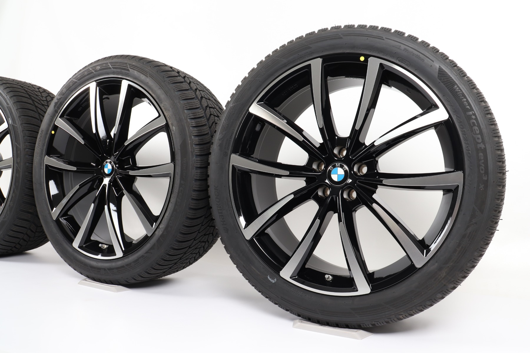 AUTEC Winterkompletträder für BMW X5 G05 X6 G06 20 Zoll Styling Astana V-Speiche Hankook Winter i*cept evo3 X W330A SUV XL M+S 3P