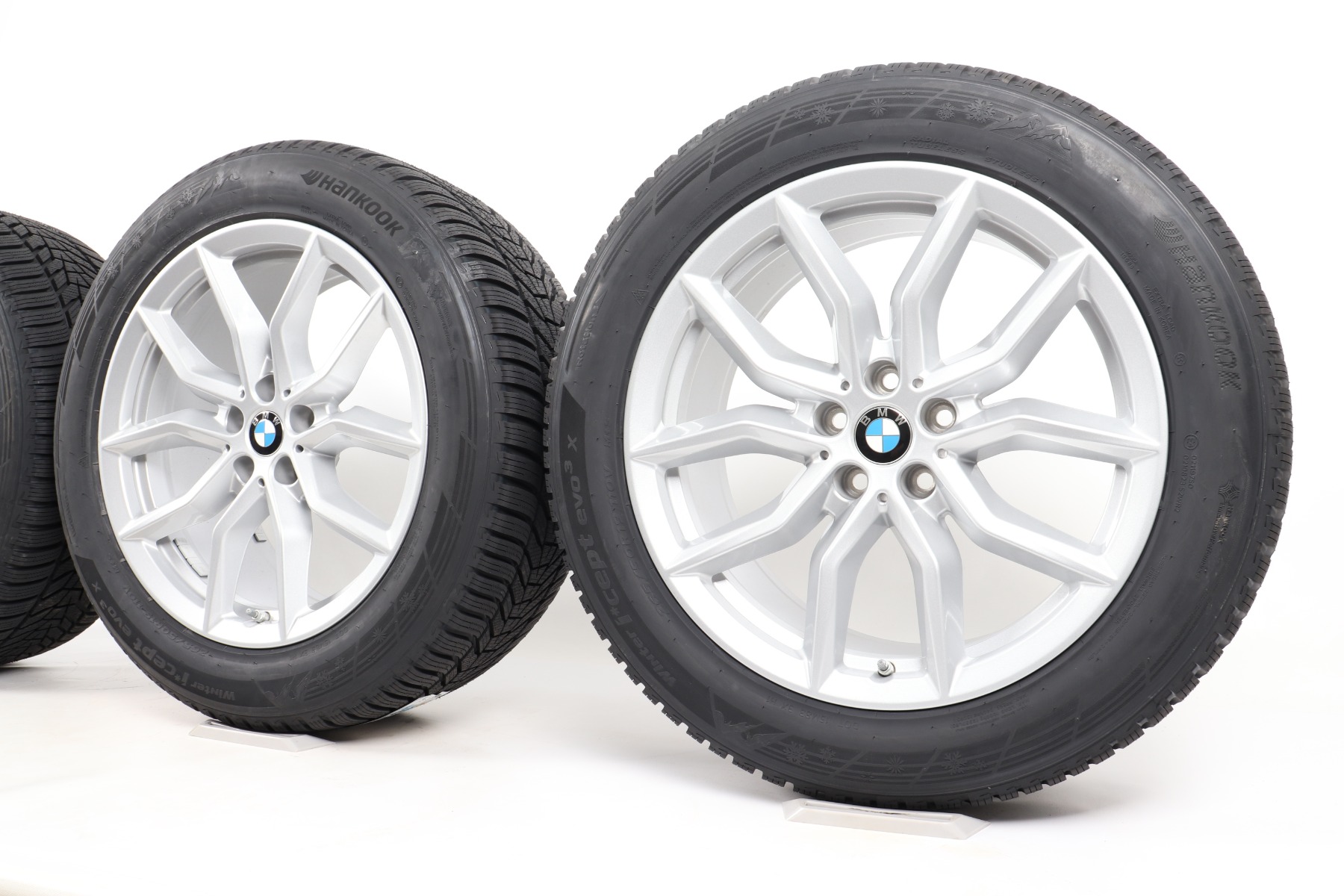 BMW Winterkompletträder X5 G05 X6 G06 19 Zoll Styling 734 V-Speiche Hankook Winter i*cept evo3 X