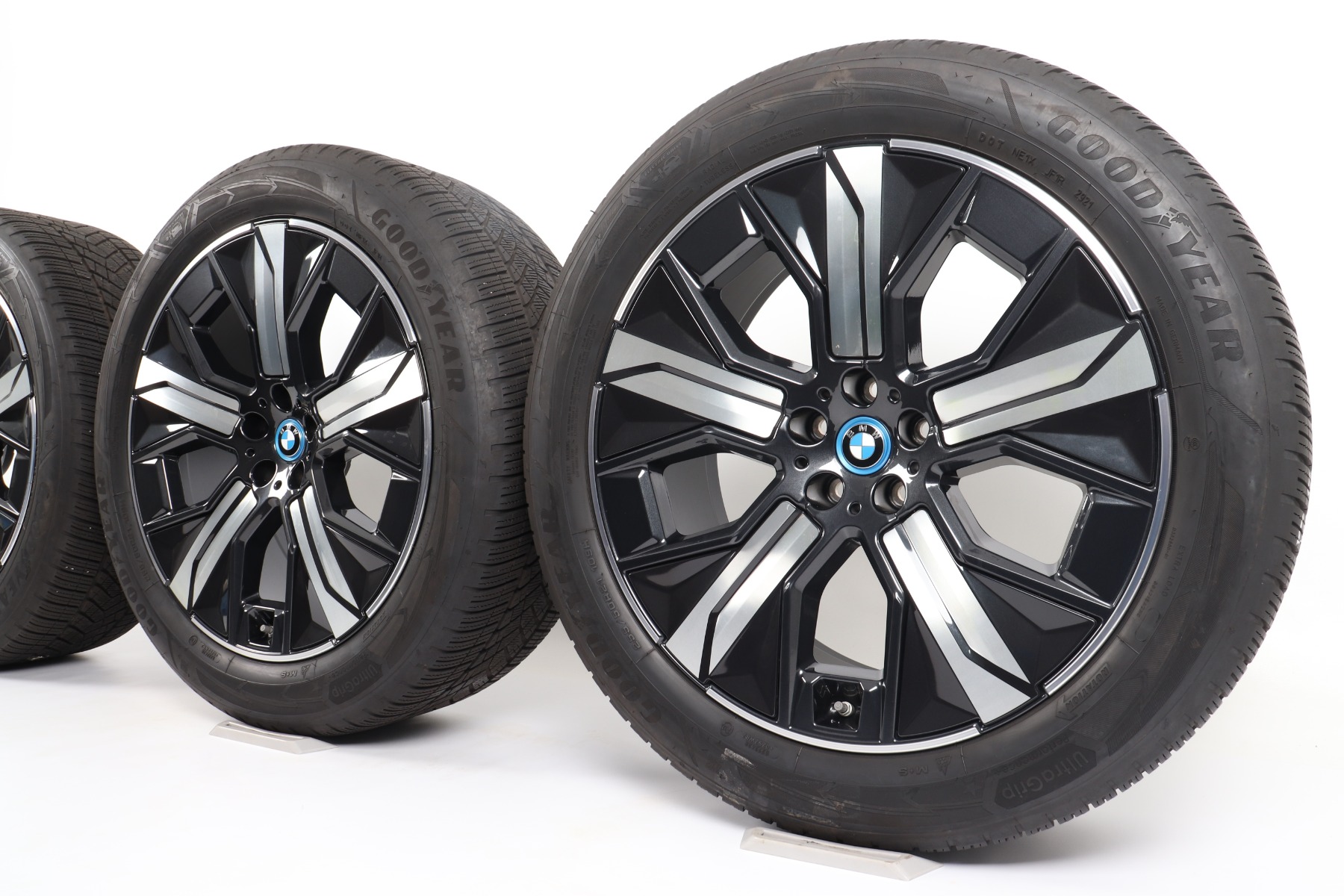 BMW Winterkompletträder iX i20 21 Zoll Styling 1012 Aerodynamik Goodyear Ultra Grip Performance+