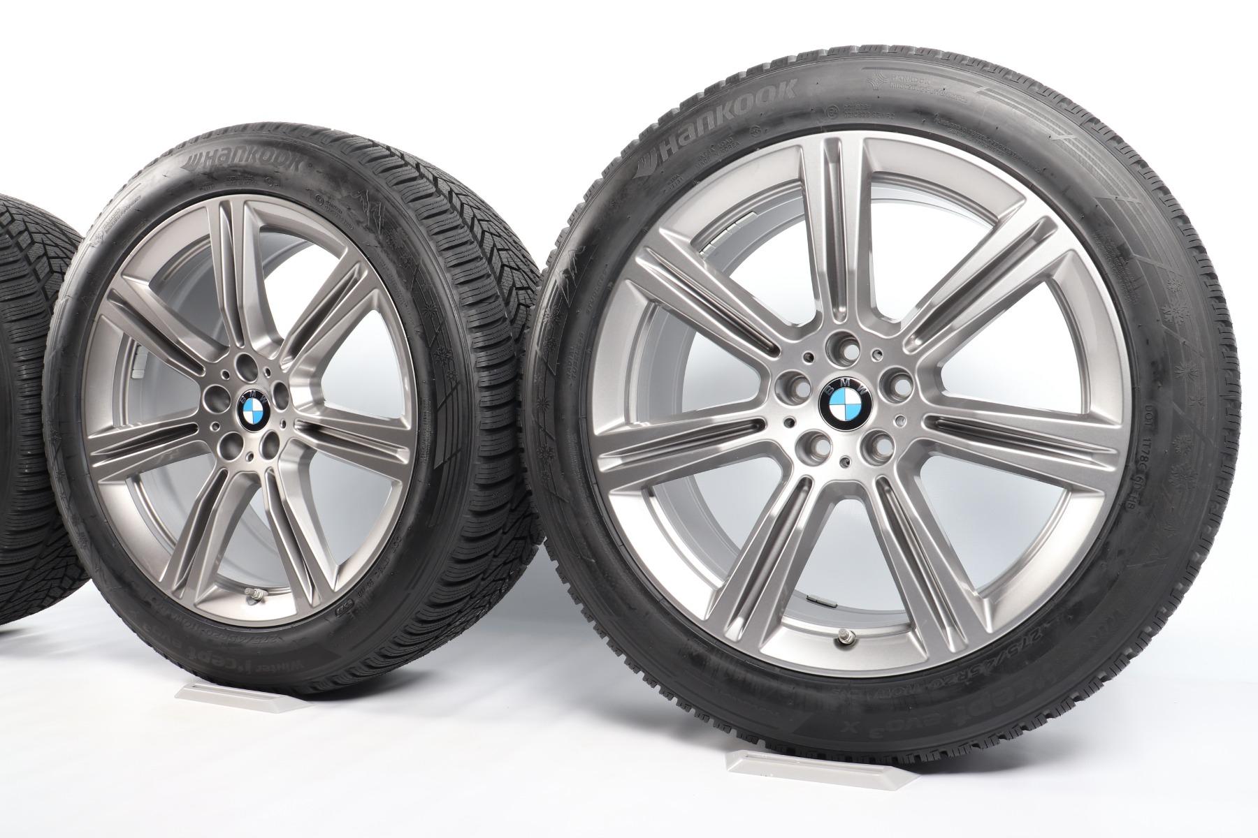 BMW Winterkompletträder X5 G05 X6 G06 20 Zoll Styling 736 Sternspeiche Hankook Winter i*cept evo3 X