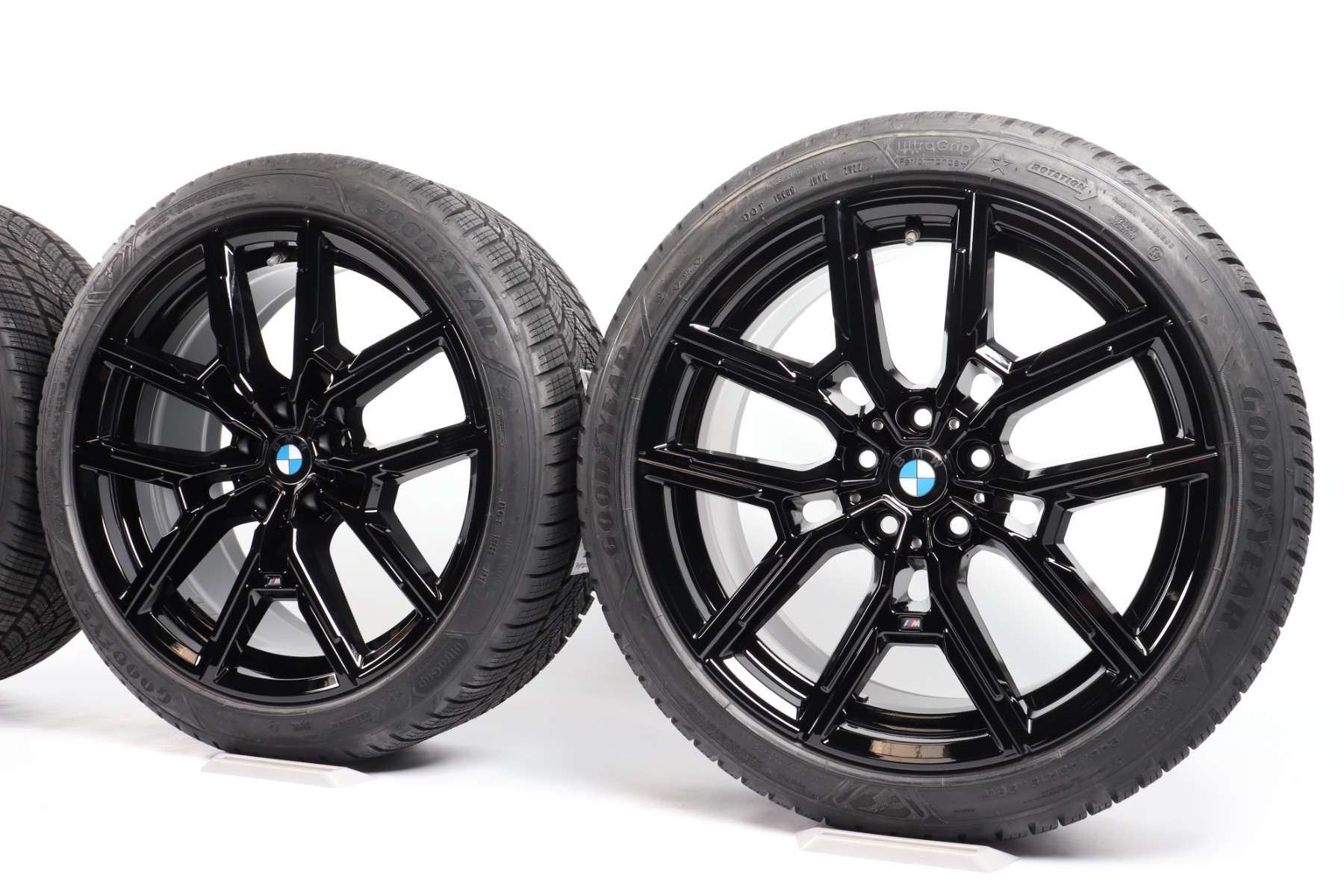 BMW Ganzjahresräder 4er G26 i4 G26 19 Zoll Styling 859 M Y-Speiche Goodyear Vector 4 Seasons Gen-3