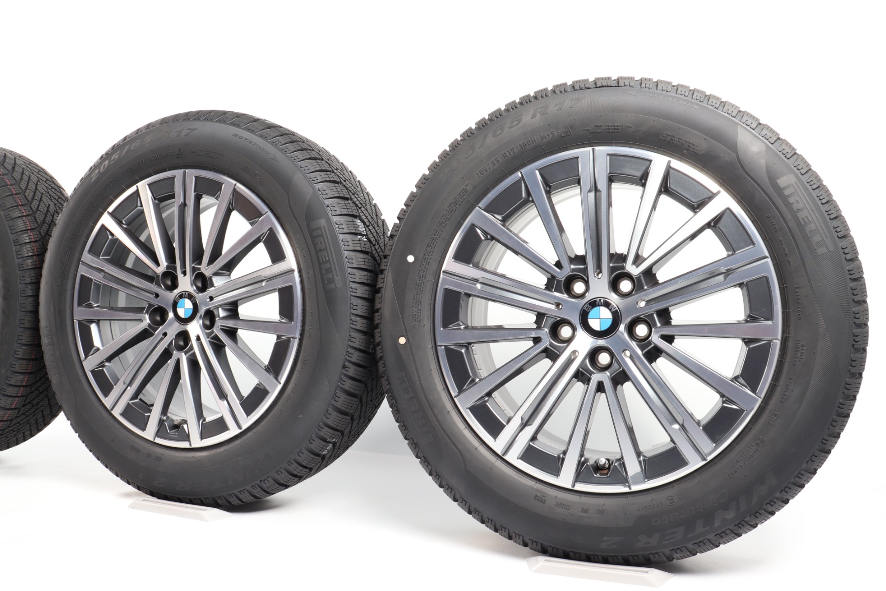 BMW Winterkompletträder X1 U11 iX1 U11 X2 U10 U25 17 Zoll Styling 833 V-Speiche Pirelli Winter Cinturato 2