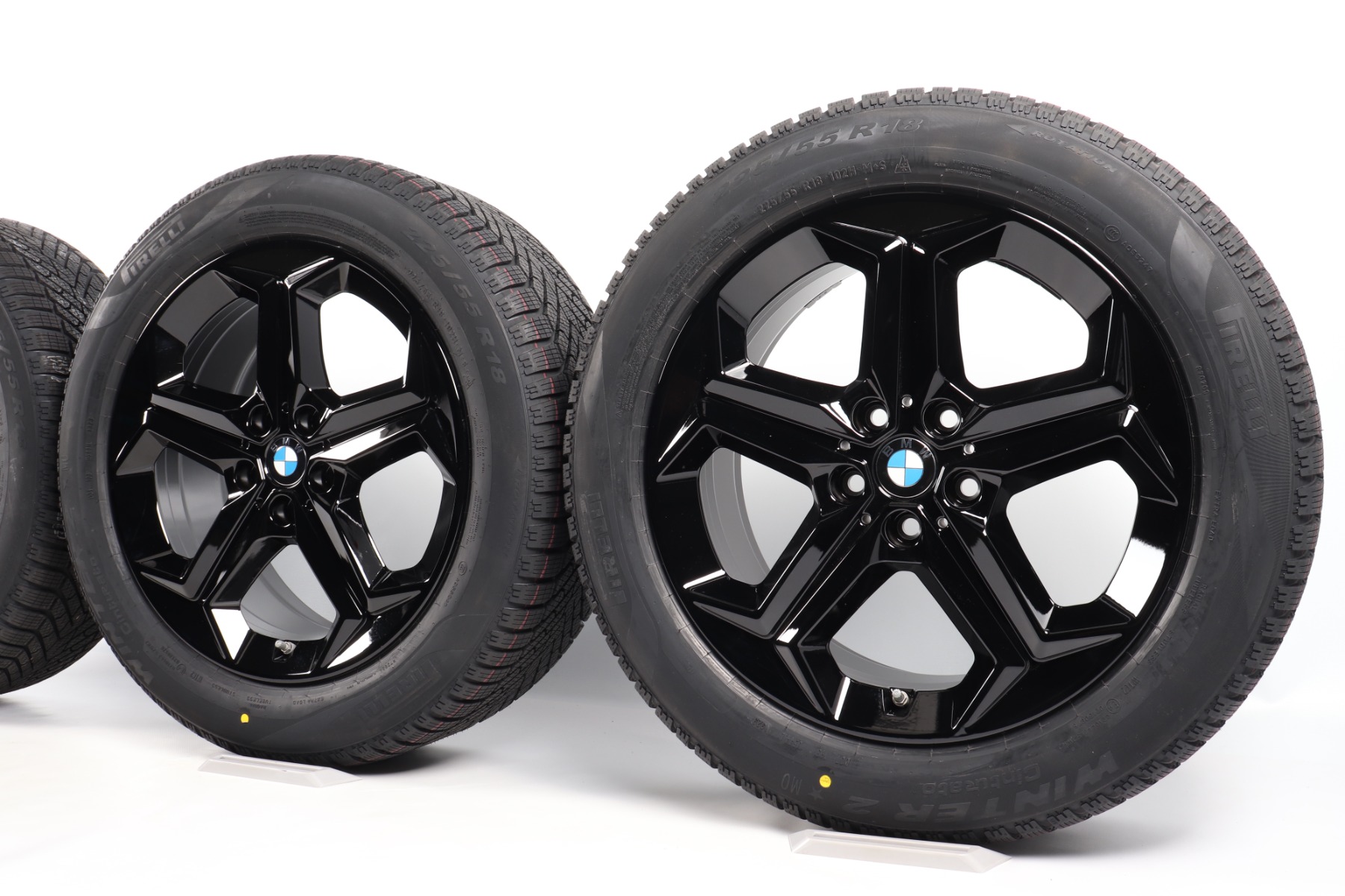 BMW Winterkompletträder X1 U11 iX1 U11 X2 U10 18 Zoll Styling 865 Sternspeiche Pirelli Cinturato Winter 2