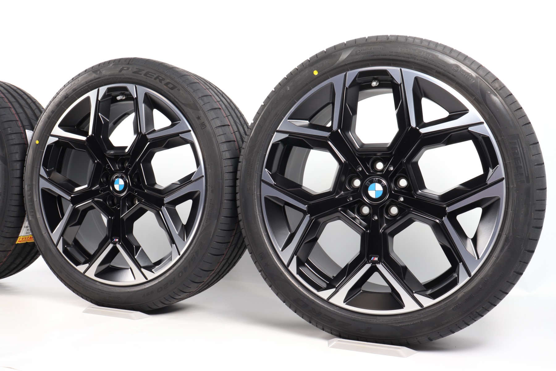 BMW Sommerkompletträder X1 U11 iX1 U11 X2 U10 iX2 U10 20 Zoll Styling 872 M Y-Speiche Pirelli P Zero