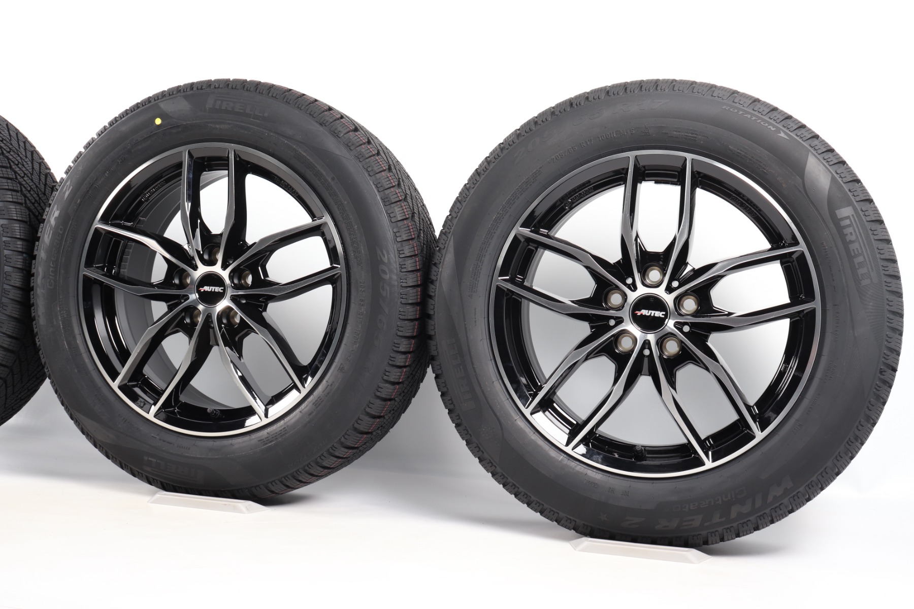 AUTEC Winterkompletträder für BMW X1 U11 iX1 U11 X2 U10 iX2 U10 U25 17 Zoll Styling Bavaris Doppelspeiche Pirelli Cinturato Winter 2 XL