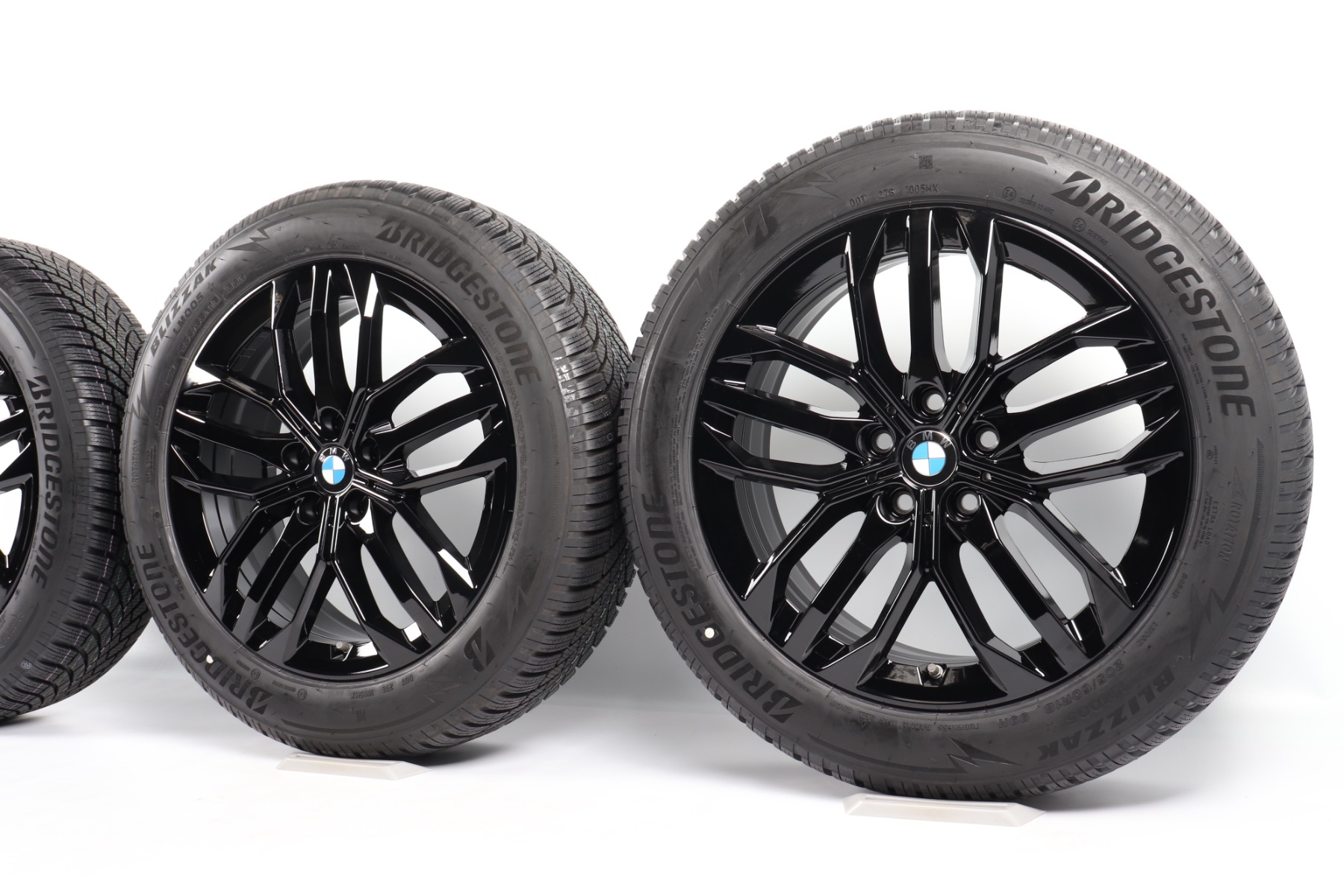 BMW Winterkompletträder X1 U11 iX1 U11 X2 U10 iX2 U10 U25 18 Zoll Styling 879 Doppelspeiche Vredestein Wintrac Pro