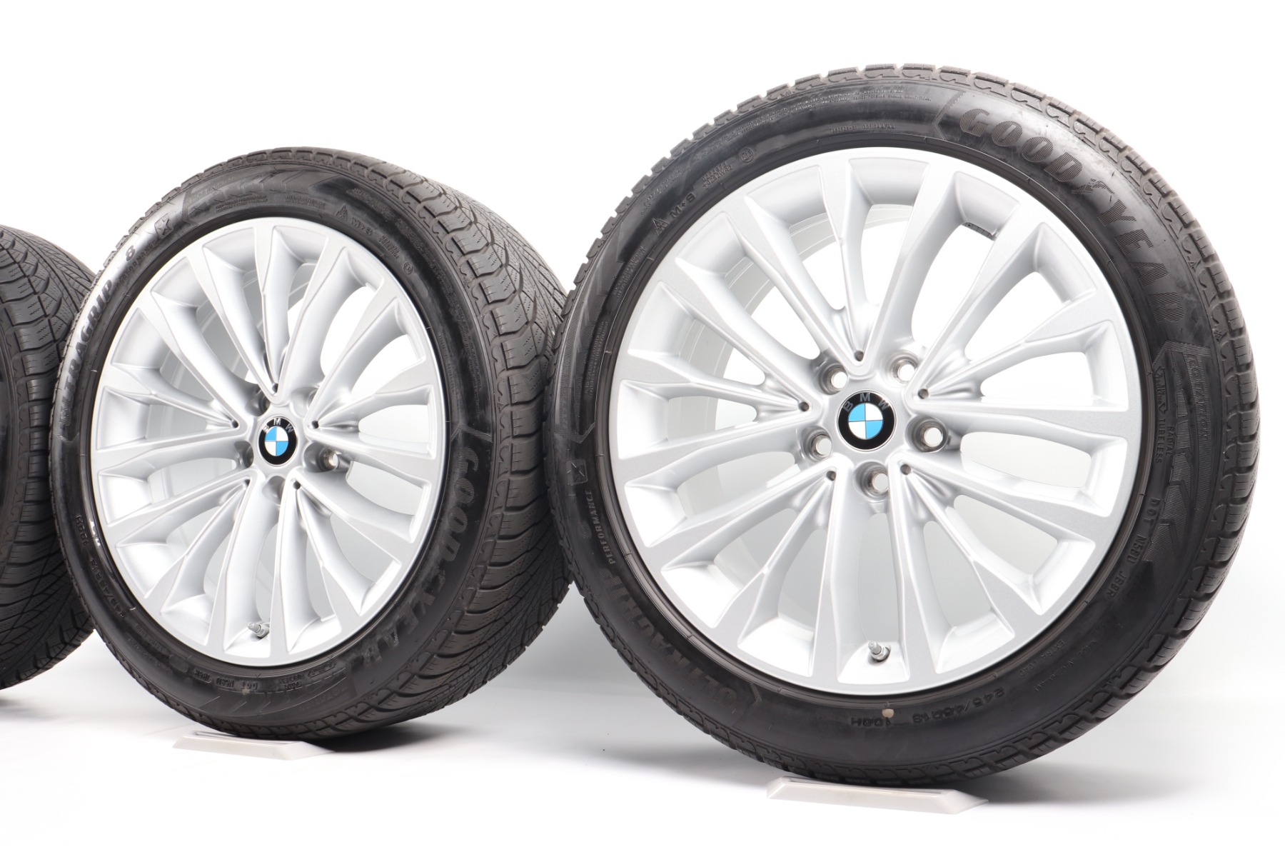 BMW Winterkompletträder 5er G30 G31 18 Zoll Styling 632 W-Speiche Goodyear UltraGrip 8 Performance