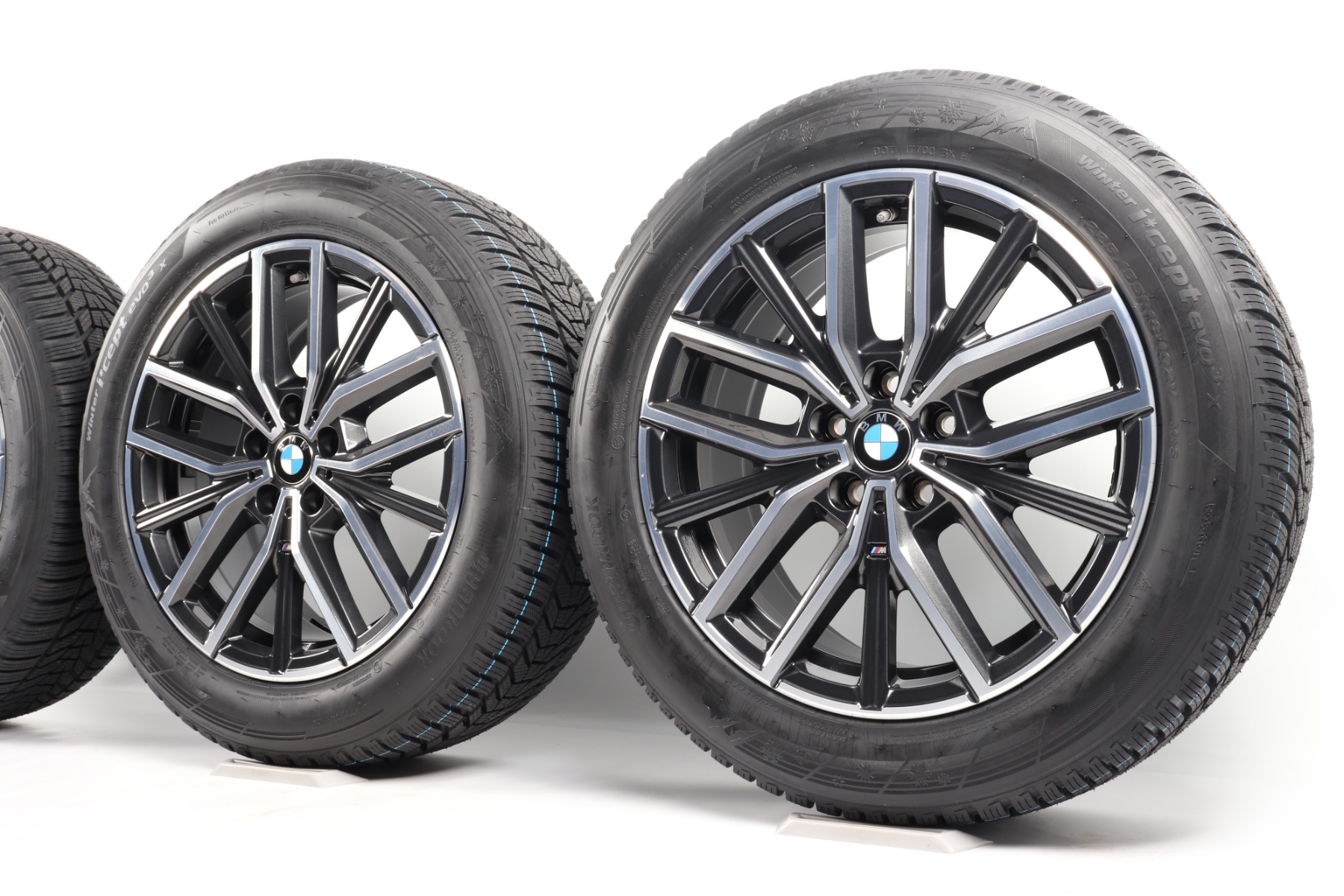 BMW Winterkompletträder X1 U11 iX1 U11 X2 U10 iX2 U10 18 Zoll Styling 838 M Doppelspeiche Hankook Winter i*cept evo3 X