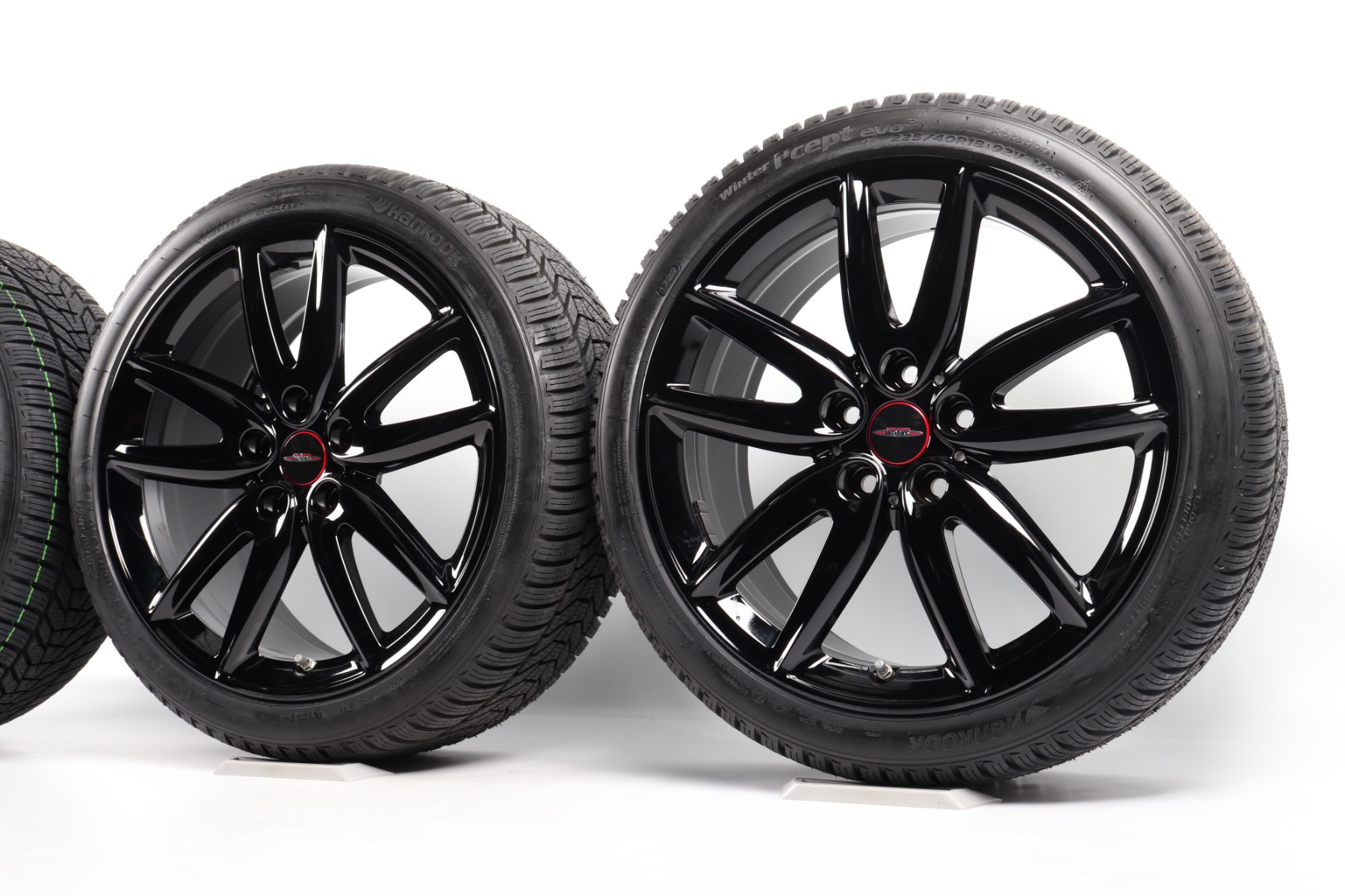 MINI Winterkompletträder F54 Clubman 18 Zoll Styling JCW Grip Spoke 815 Continental Winter Contact TS860S