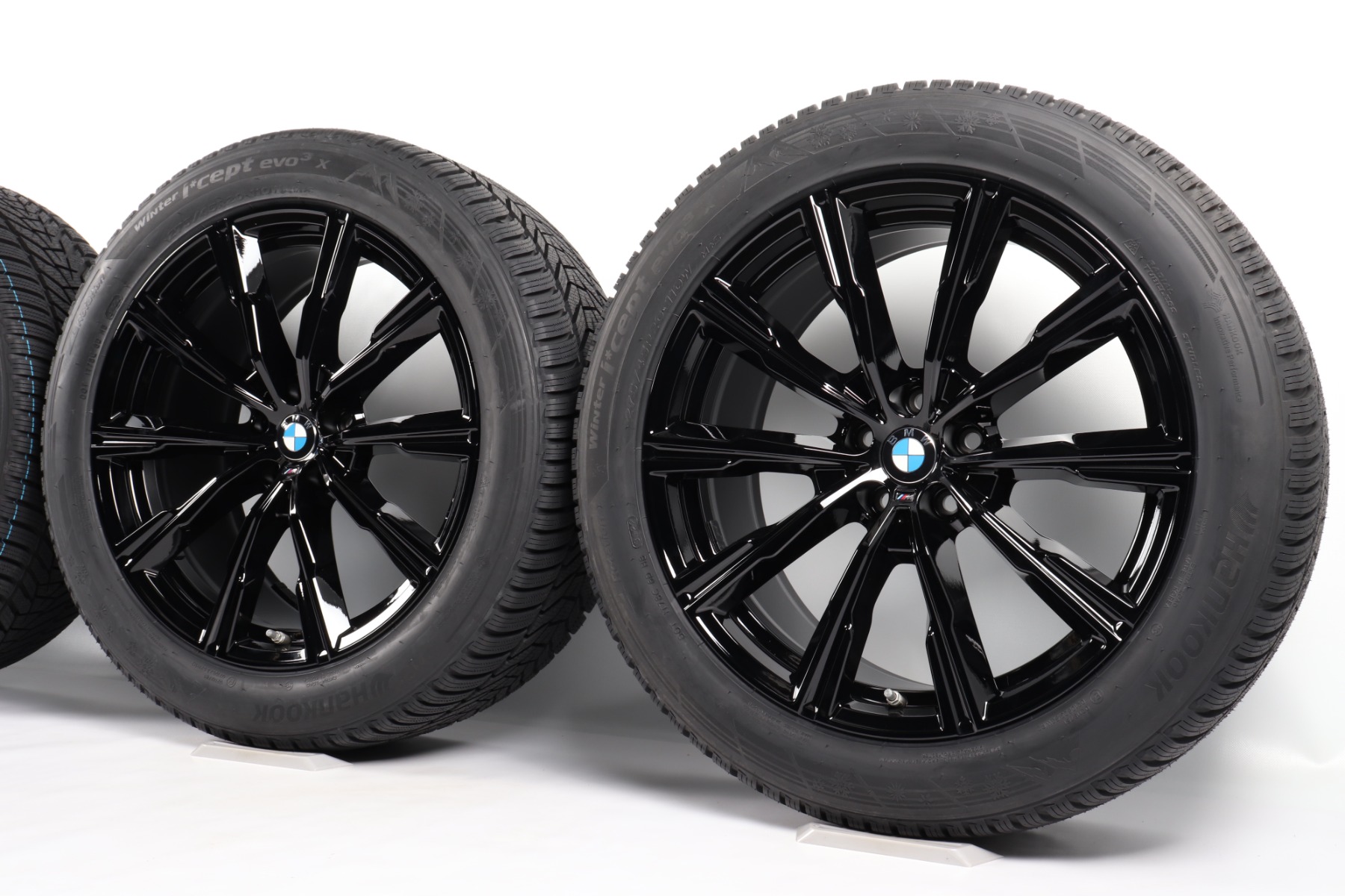BMW Winterkompletträder X5 G05 X6 G06 20 Zoll Styling 740 M Sternspeiche Hankook Winter i*cept evo3 X