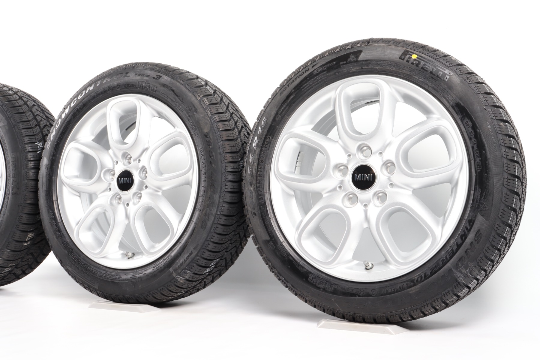 MINI Winterkompletträder F56 F55 F57 16 Zoll Styling Loop Spoke 494 Pirelli Snowcontrol Serie 3 Winter 210