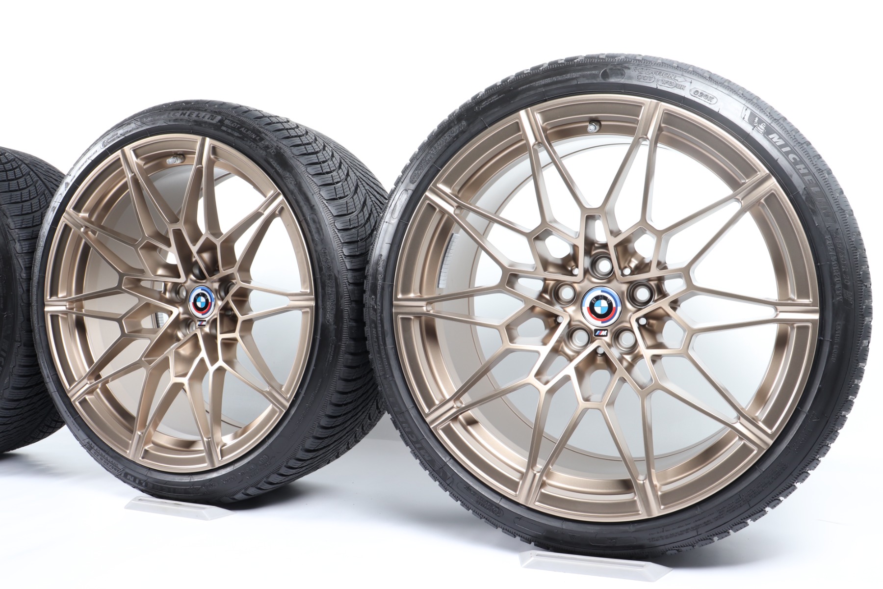 BMW Sommerkompletträder M2 G87 M3 G80 G81 M4 G82 G83 19 Zoll Styling 826 M Doppelspeiche Michelin Pilot Sport Cup 2