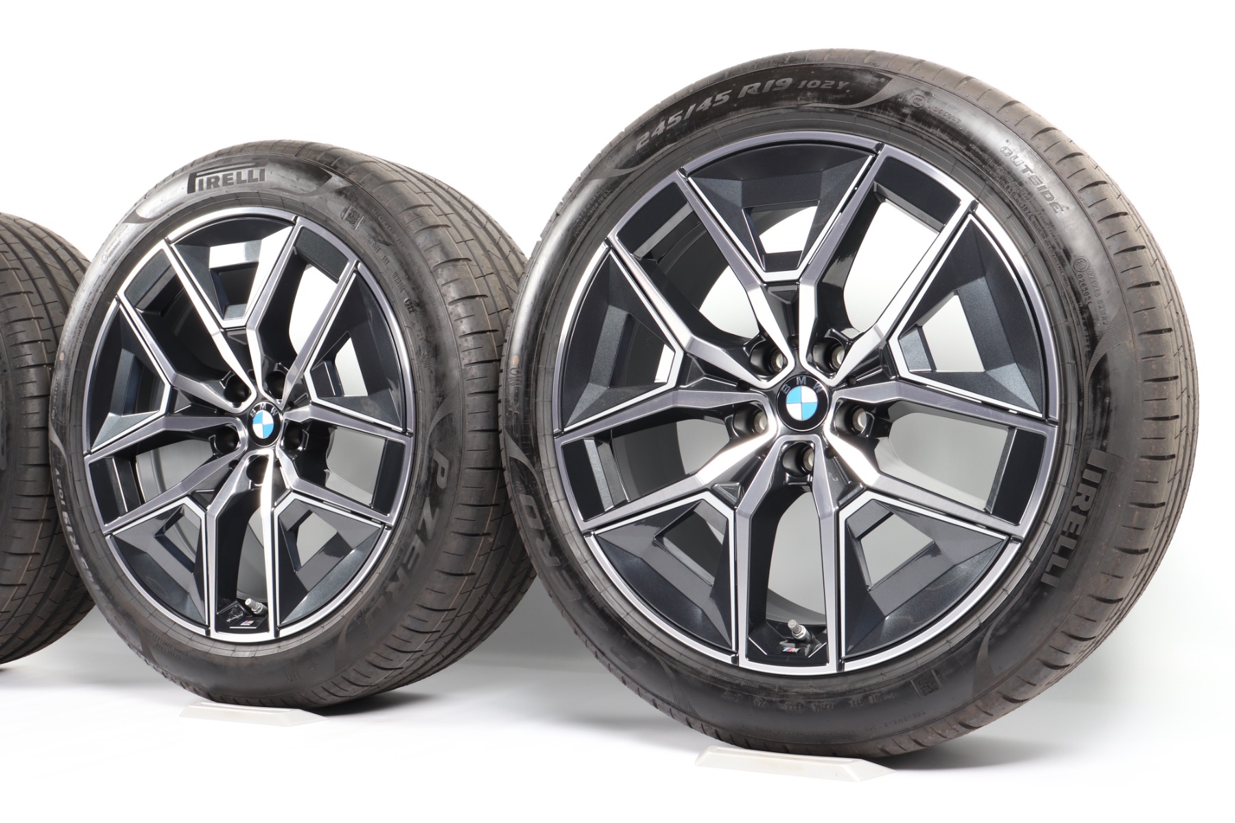 BMW Sommerkompletträder 5er G60 G61 i5 G60 G61 19 Zoll Styling 936 M Aerodynamik Pirelli P Zero