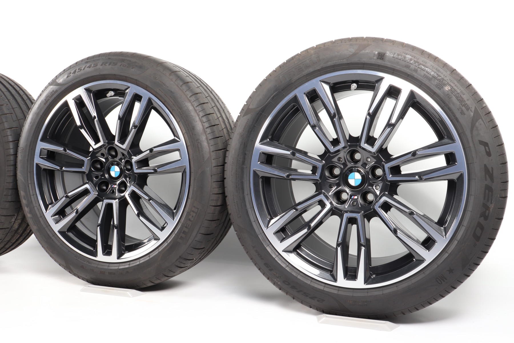 BMW Sommerkompletträder 5er G60 G61 i5 G60 G61 19 Zoll Styling 935 M Doppelspeiche Hankook S1 Evo3