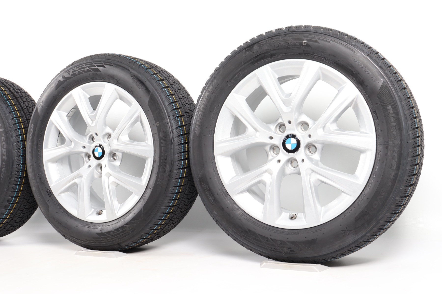 BMW Winterkompletträder X1 F48 X2 F39 17 Zoll Styling 574 Y-Speiche Hankook Winter i*cept evo2