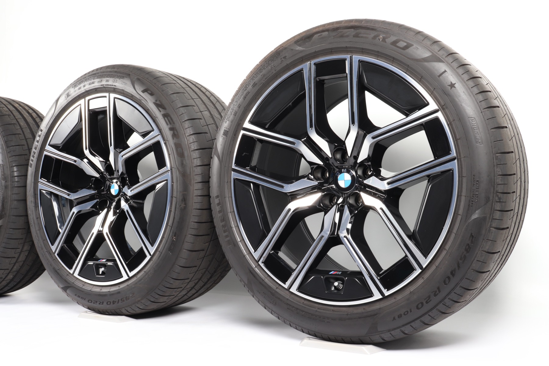 BMW Sommerkompletträder 7er G70 i7 G70 X3 G45 20 Zoll Styling 907 M V-Speiche Yokohama Advan Sport V107