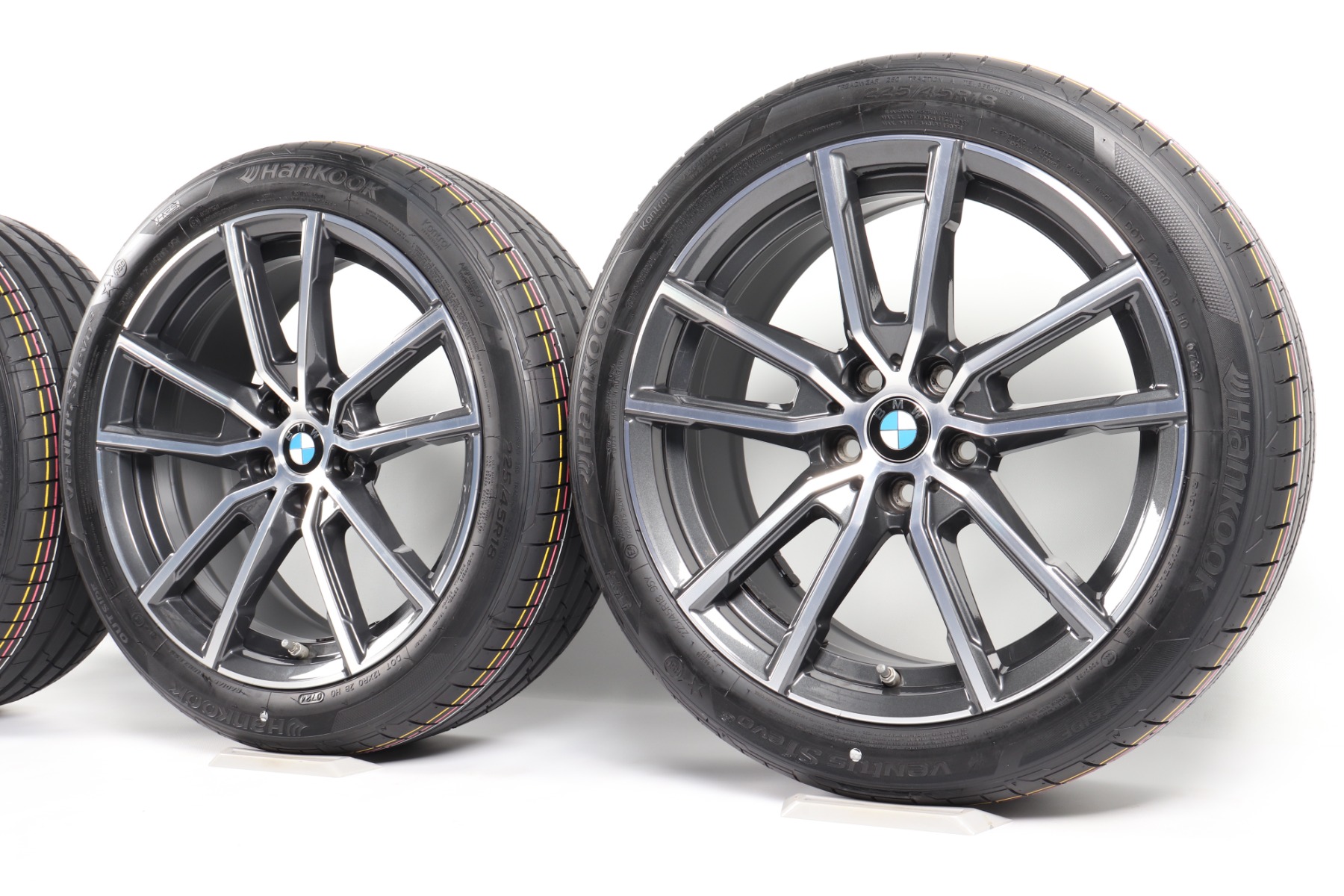 BMW Sommerkompletträder 3er G20 G21 2er G42 4er G22 G23 18 Zoll Styling 780 V-Speiche Hankook Ventus S1 evo3