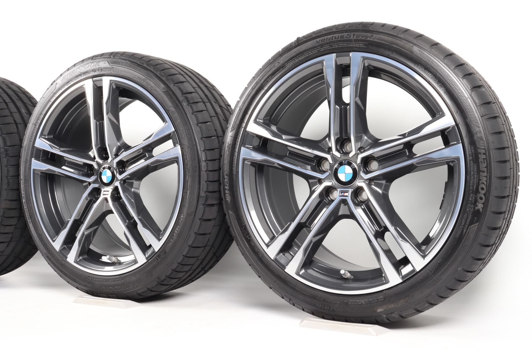 BMW Sommerkompletträder 1er F40 2er F44 18 Zoll Styling 819 M Doppelspeiche Hankook Ventus Evo