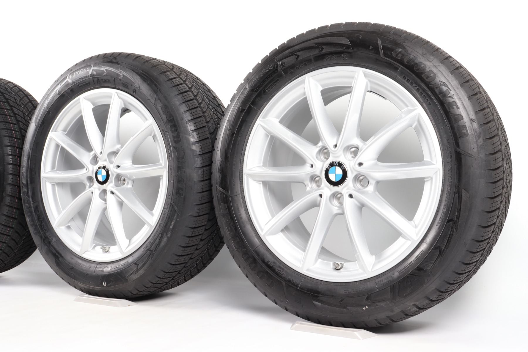 BMW Winterkompletträder X1 F48 X2 F39 17 Zoll Styling 560 V-Speiche Fulda Kristall Control HP2