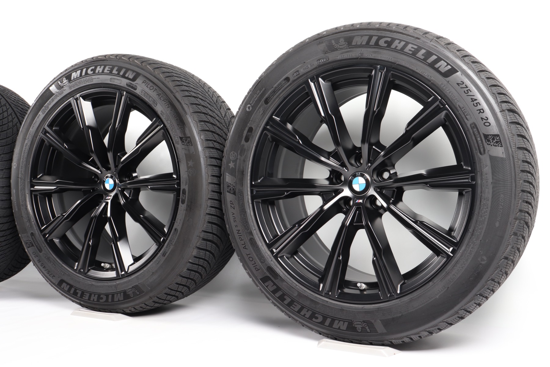 BMW Winterkompletträder X5 G05 X6 G06 20 Zoll Styling 740 M Sternspeiche Goodyear UltraGrip Performance 3
