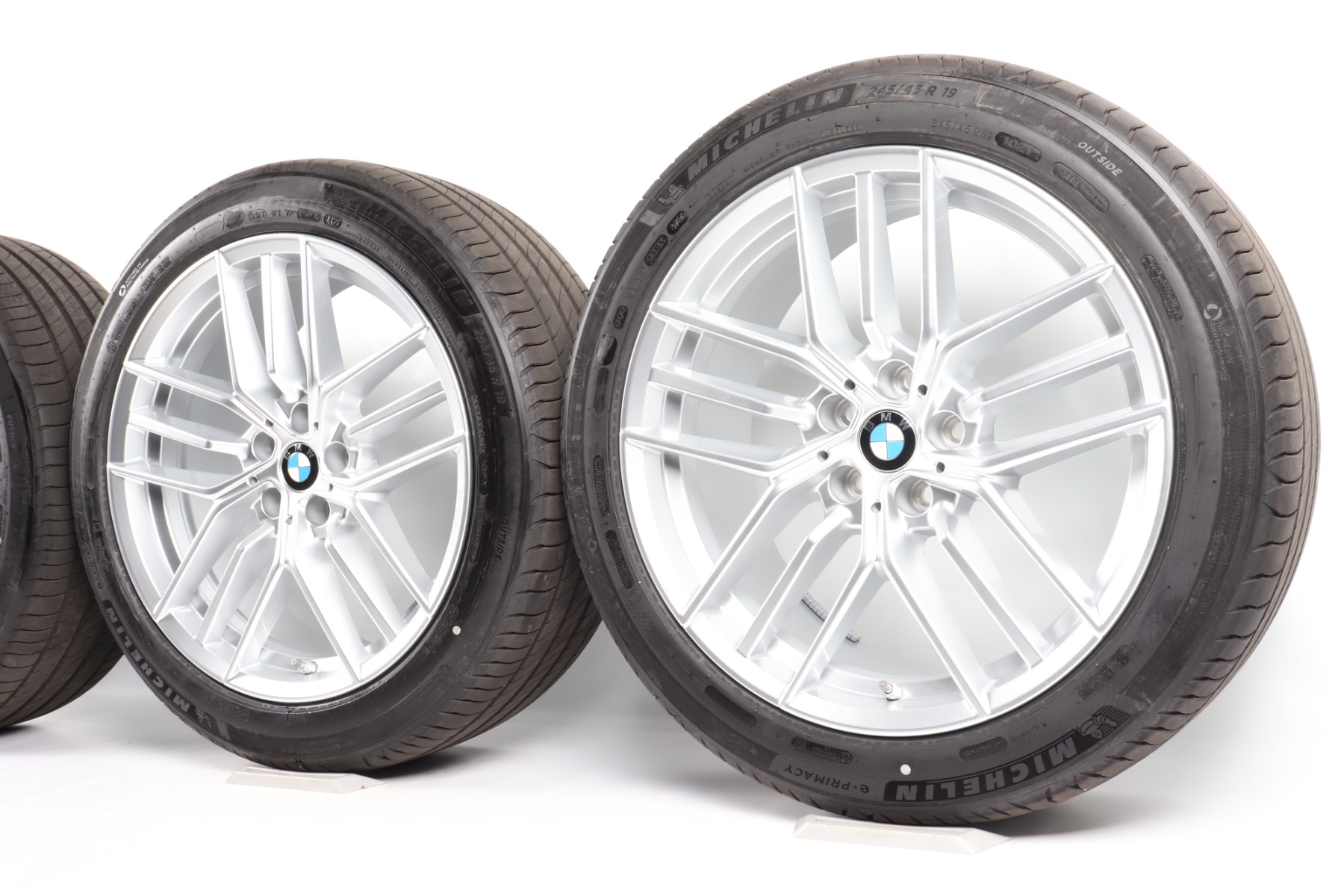 BMW Sommerkompletträder 5er G60 G61 i5 G60 G61 19 Zoll Styling 933 Dreifachspeiche Michelin Primacy 3