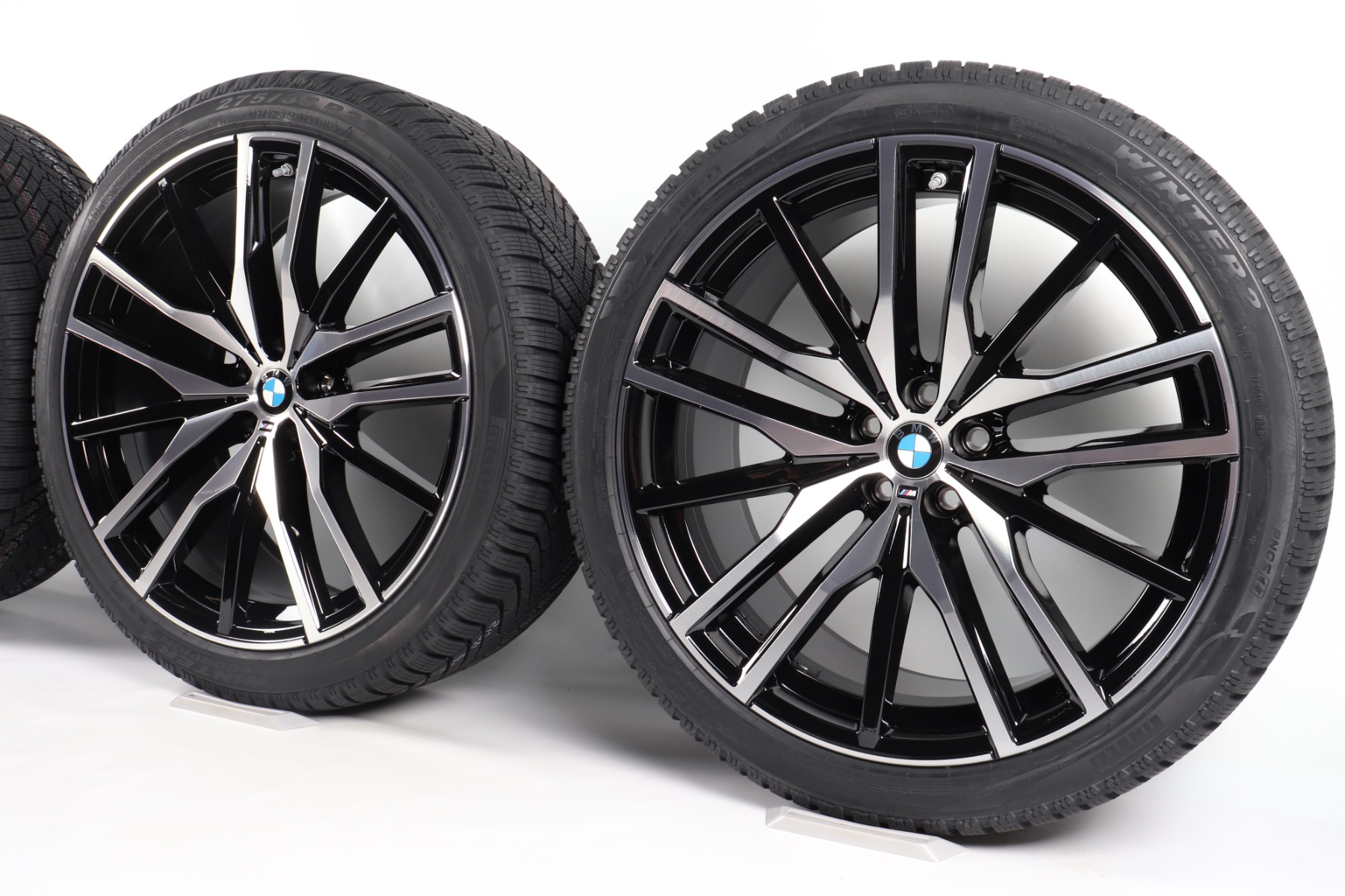 BMW Winterkompletträder X5 G05 X6 G06 22 Zoll Styling 742 M Doppelspeiche Goodyear Ultragrip Performance 3