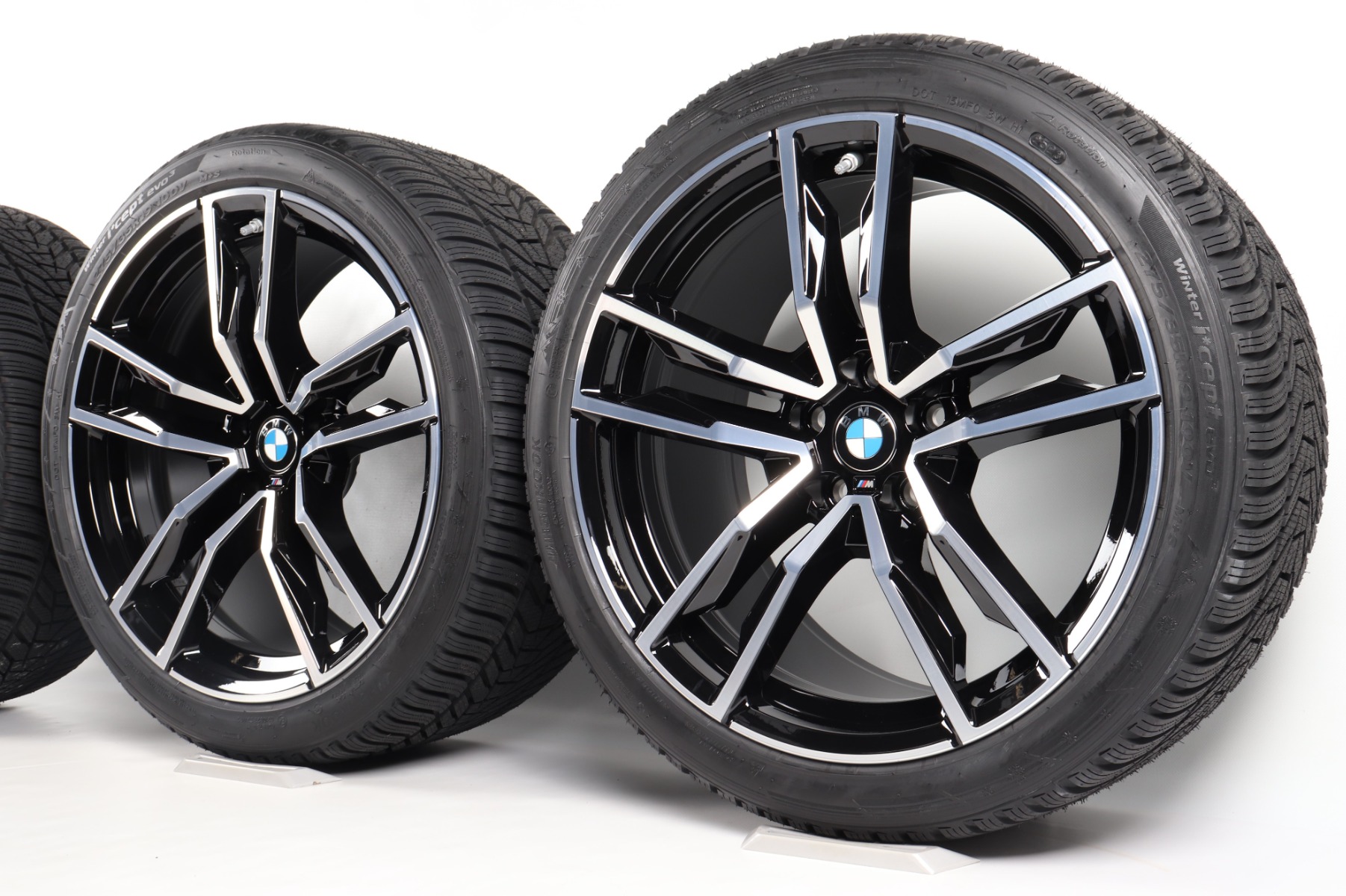 BMW Winterkompletträder Z4 G29 19 Zoll Styling 799 M Doppelspeiche Hankook Winter i*cept evo3