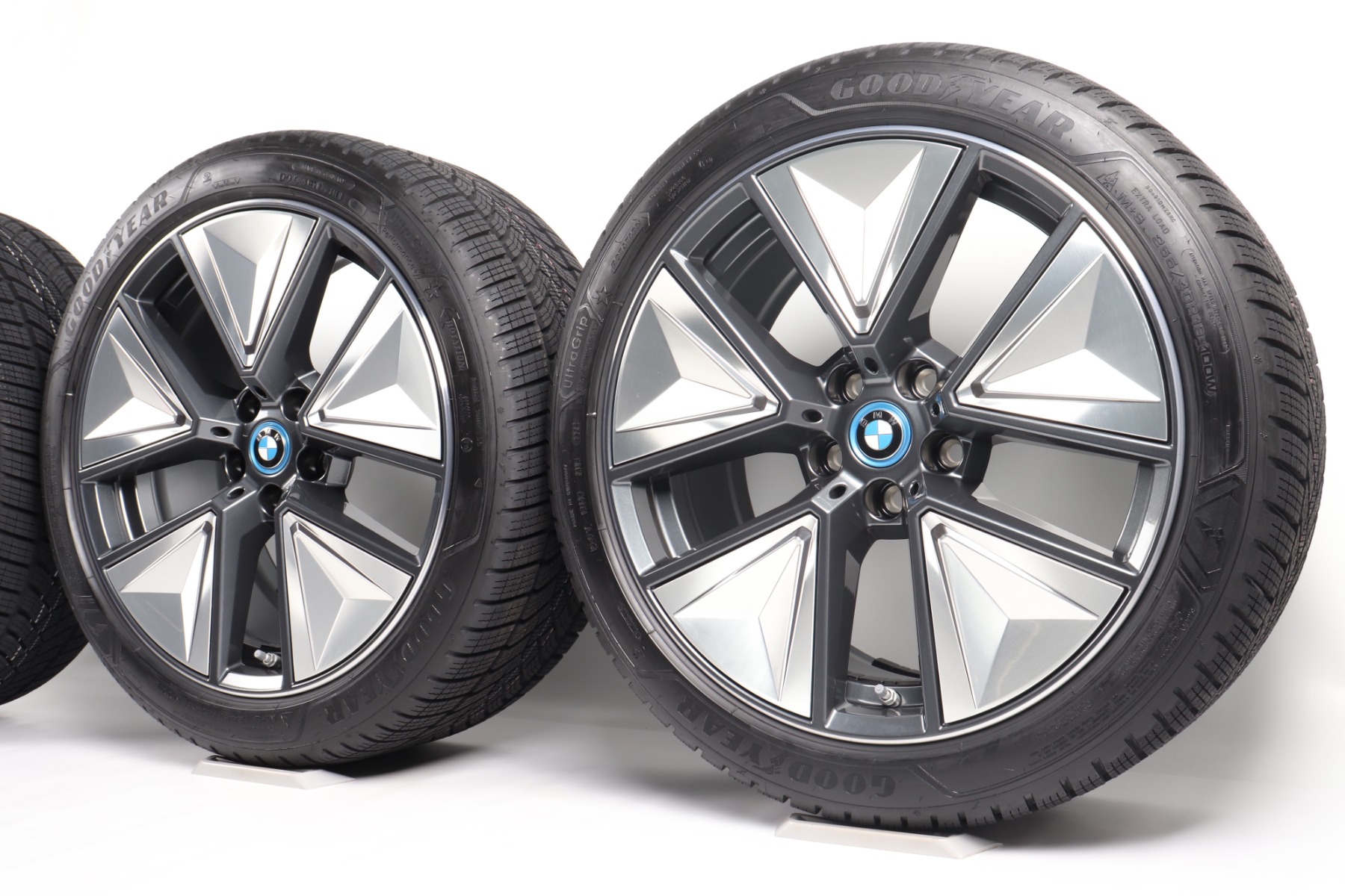 BMW Winterkompletträder i4 G26 19 Zoll Styling 855 Aerodynamik Goodyear UltraGrip Performance+