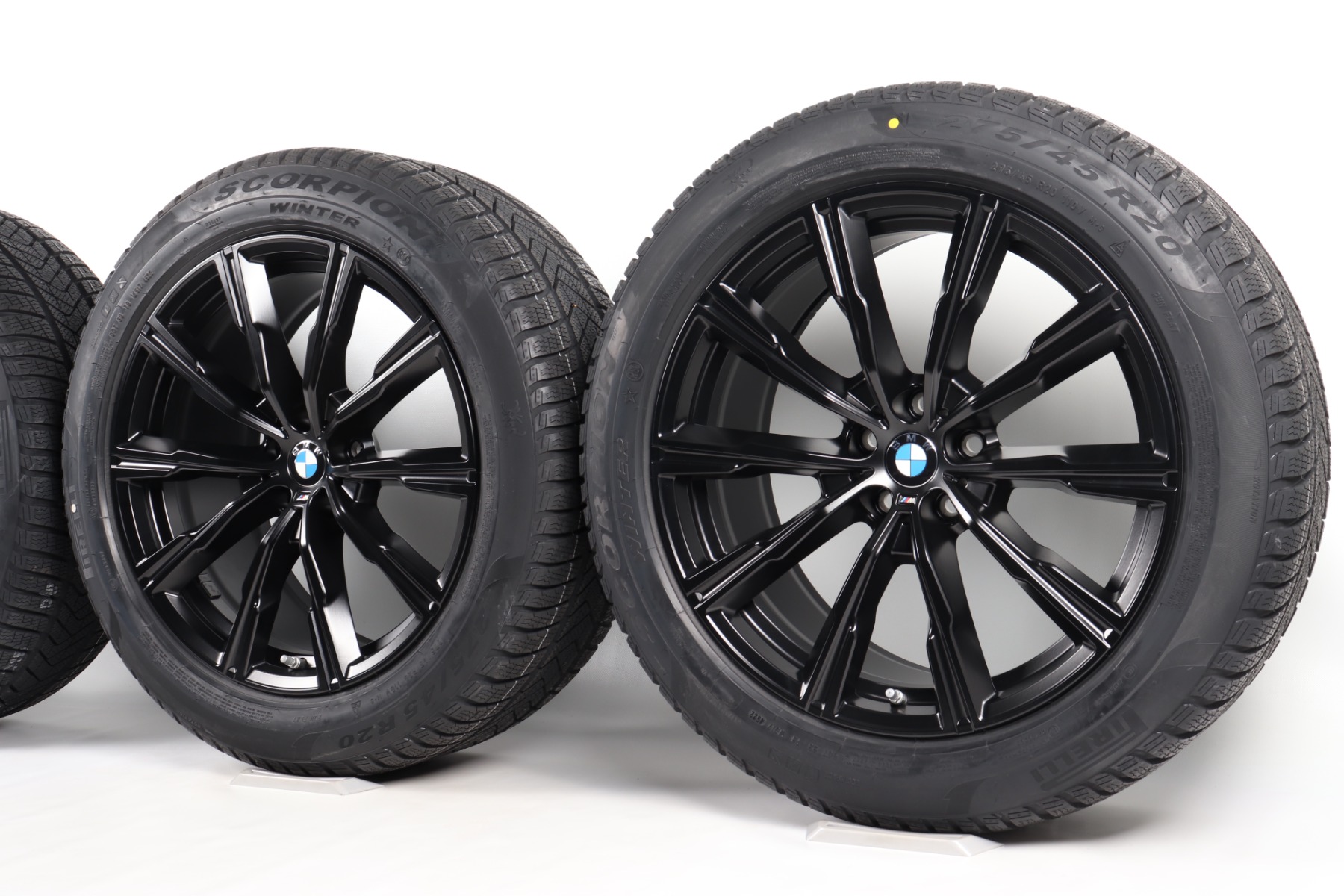 BMW Sommerkompletträder X5 G05 X6 G06 20 Zoll Styling 740 M Sternspeiche Pirelli P Zero