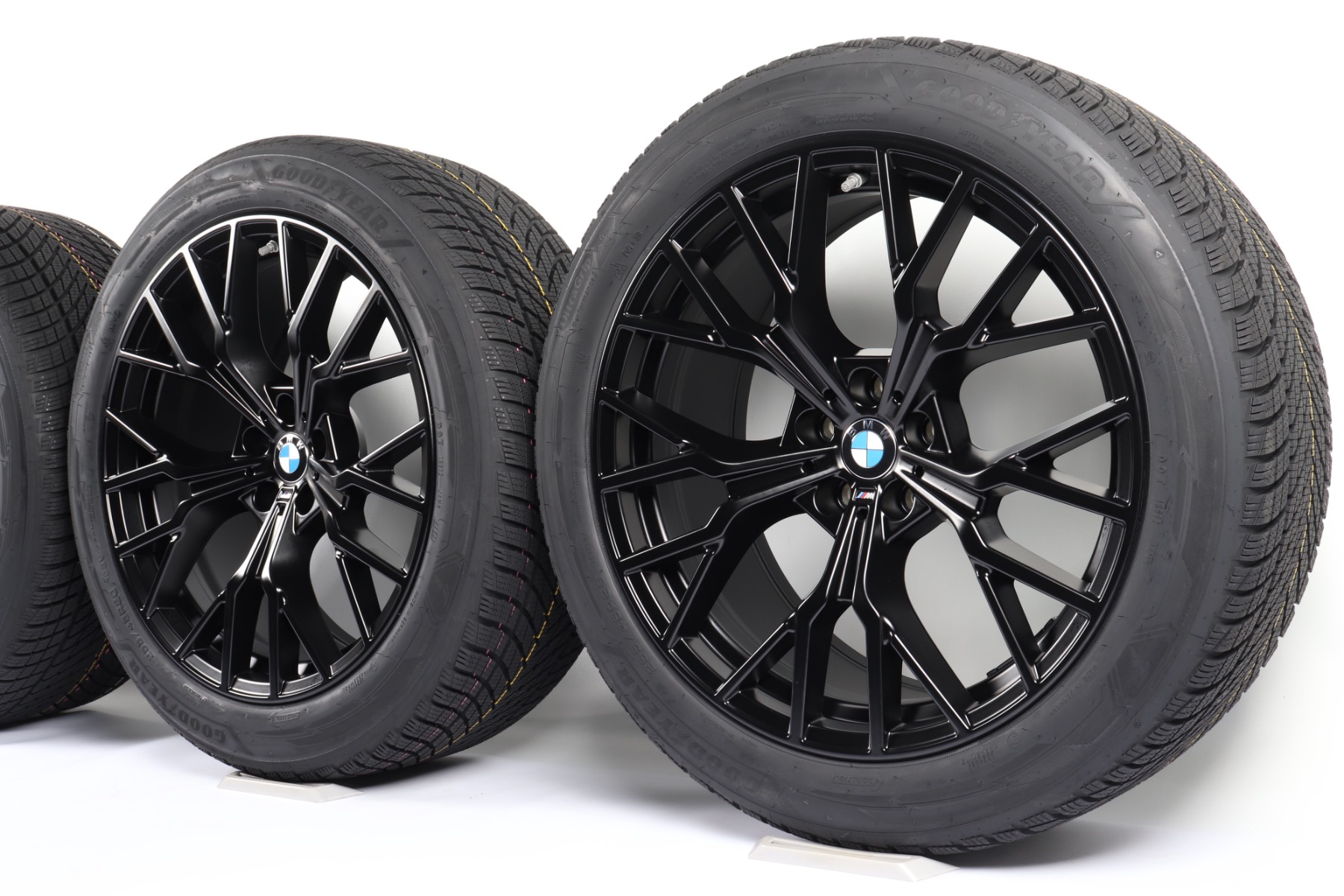BMW Winterkompletträder 7er G70 i7 G70 X3 G45 20 Zoll Styling 911M Y-Speiche Goodyear Ultragrip Performance 3