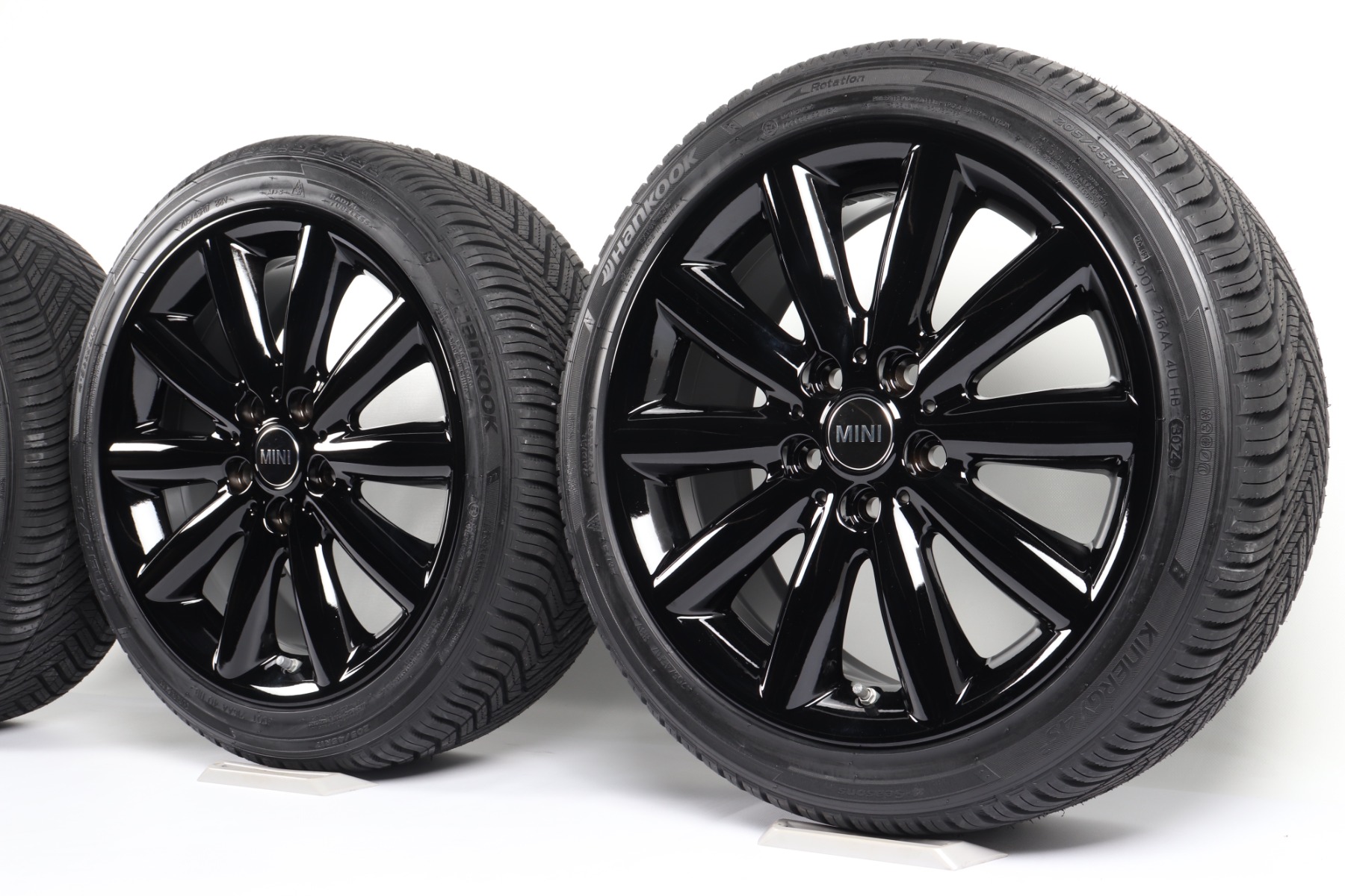 MINI Ganzjahresräder F56 F55 F57 17 Zoll Styling Cosmos Spoke 499 Goodyear Vector 4 Seasons Gen-3