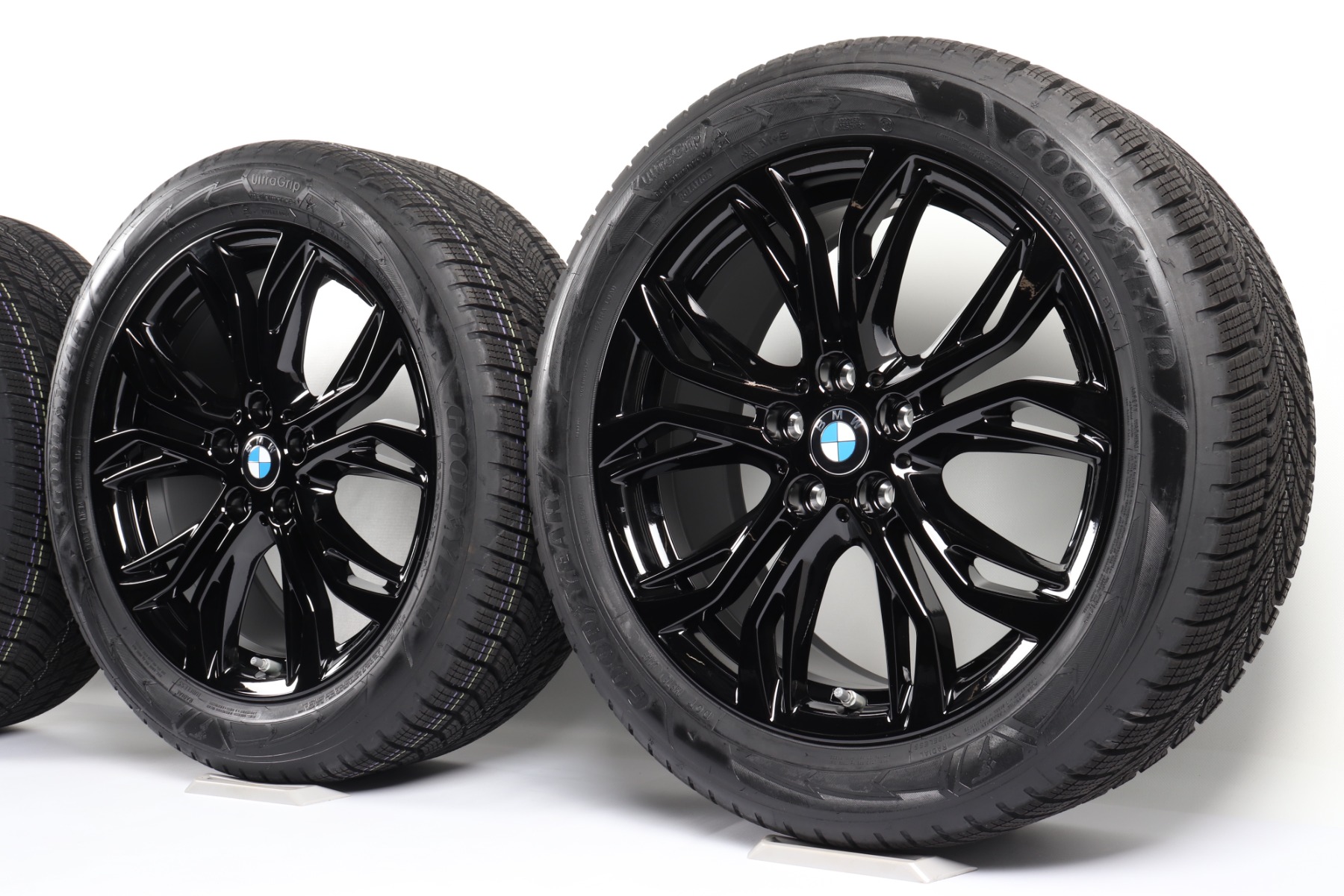 BMW Ganzjahresräder X1 F48 X2 F39 18 Zoll Styling 566 Y-Speiche Goodyear Vector 4 Seasons Gen-3