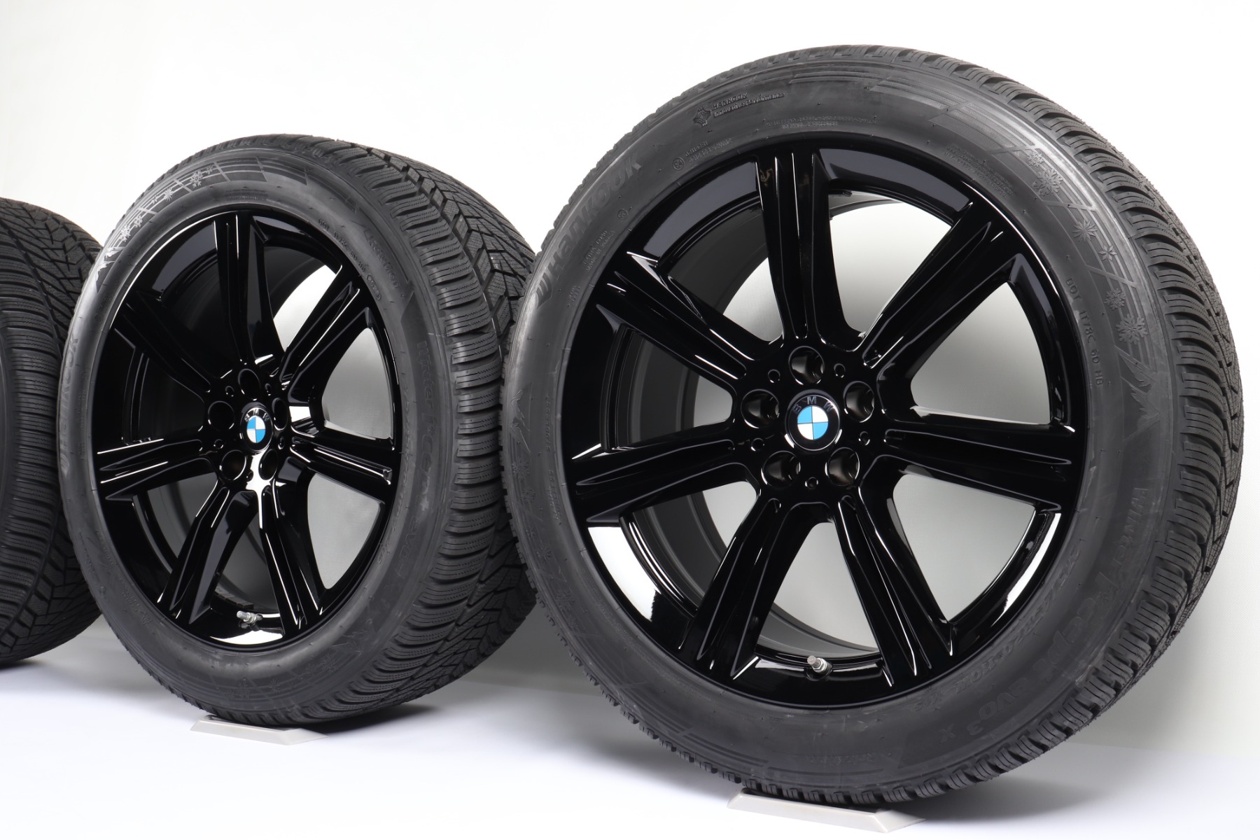 BMW Winterkompletträder X5 G05 X6 G06 20 Zoll Styling 736 Sternspeiche Hankook Winter i*cept evo3 X