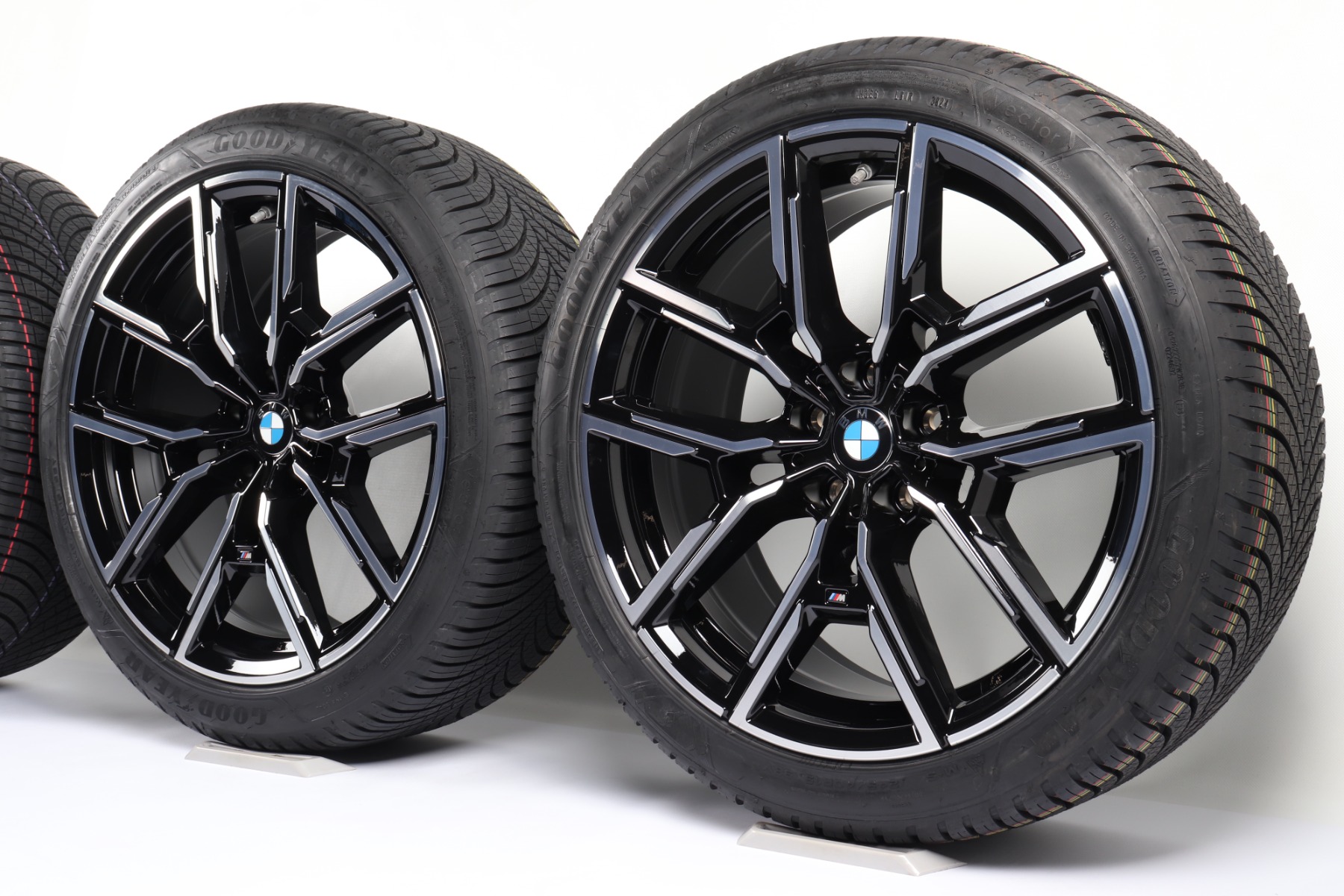 BMW Ganzjahresräder 4er G26 i4 G26 19 Zoll Styling 859 M Y-Speiche Goodyear Vector 4Seasons Gen-3